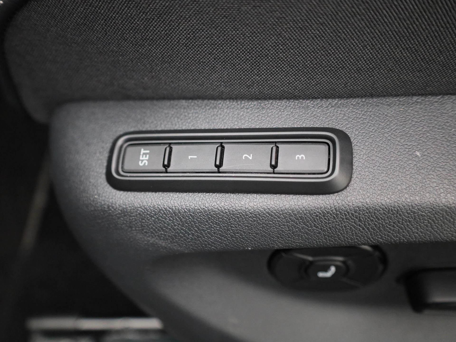 Volkswagen-Tiguan-image-37