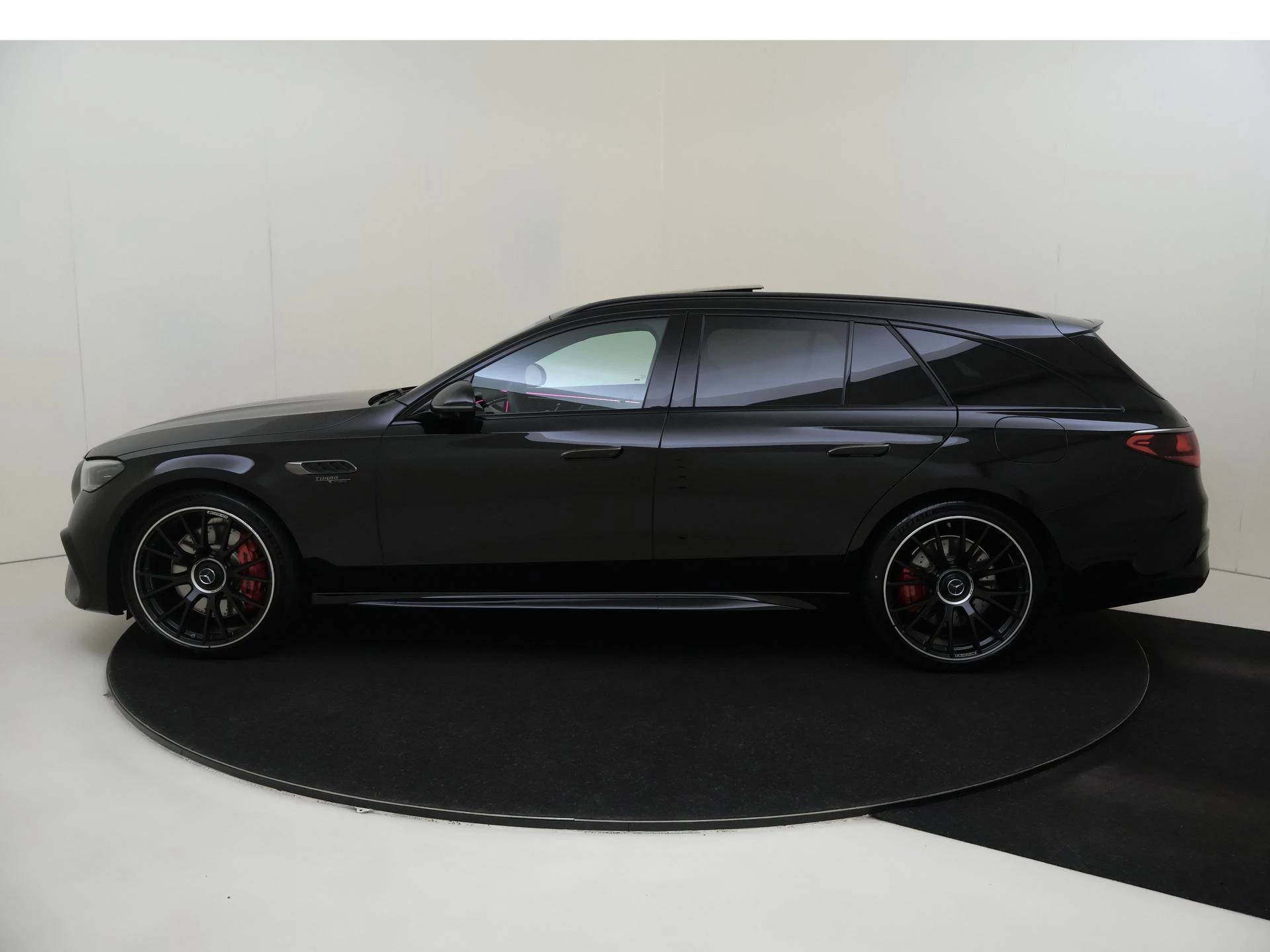 Mercedes-Benz-E-Klasse-image-6