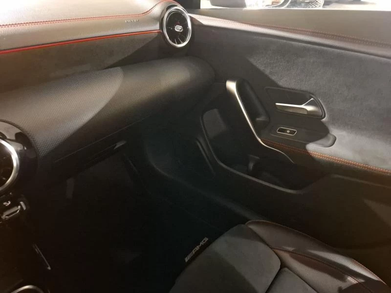 Mercedes-Benz-CLA-image-9