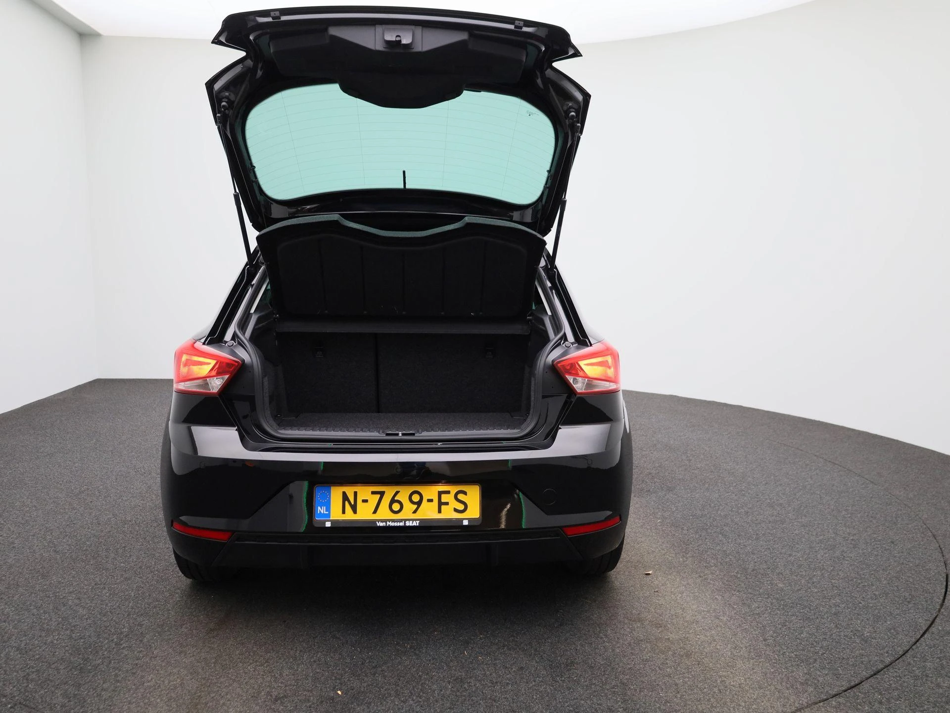 SEAT-Ibiza-image-10