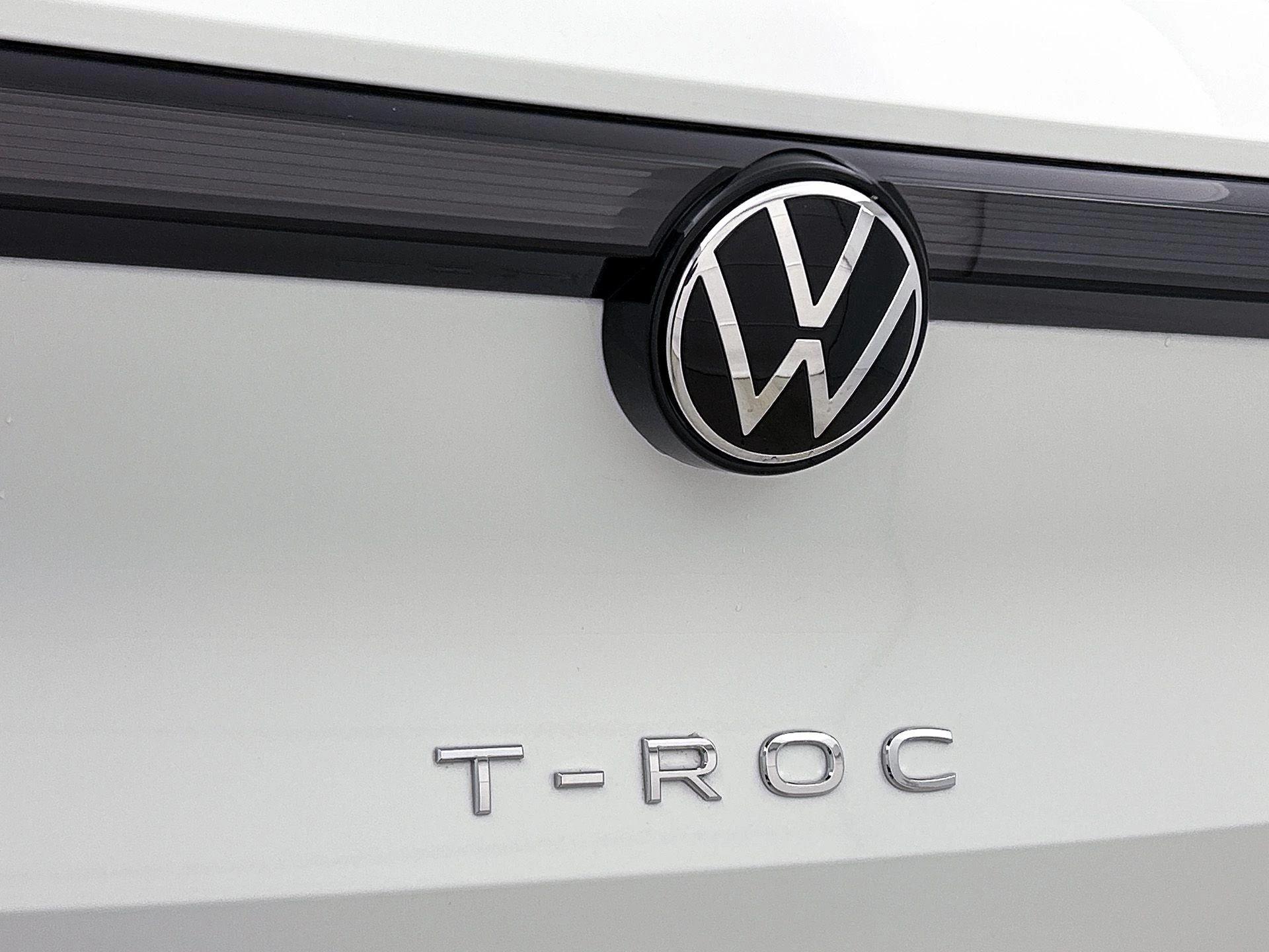 Volkswagen-T-Roc-image-25