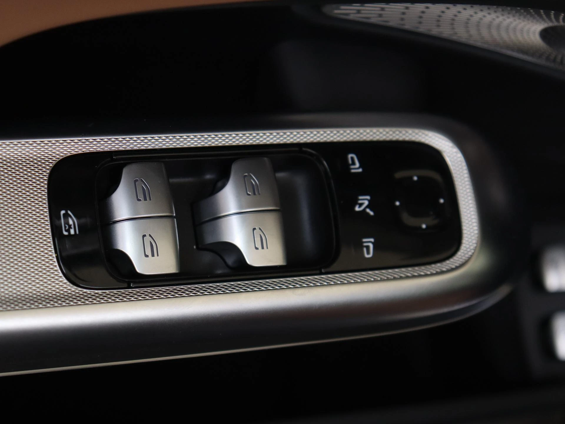 Mercedes-Benz-E-Klasse-image-25