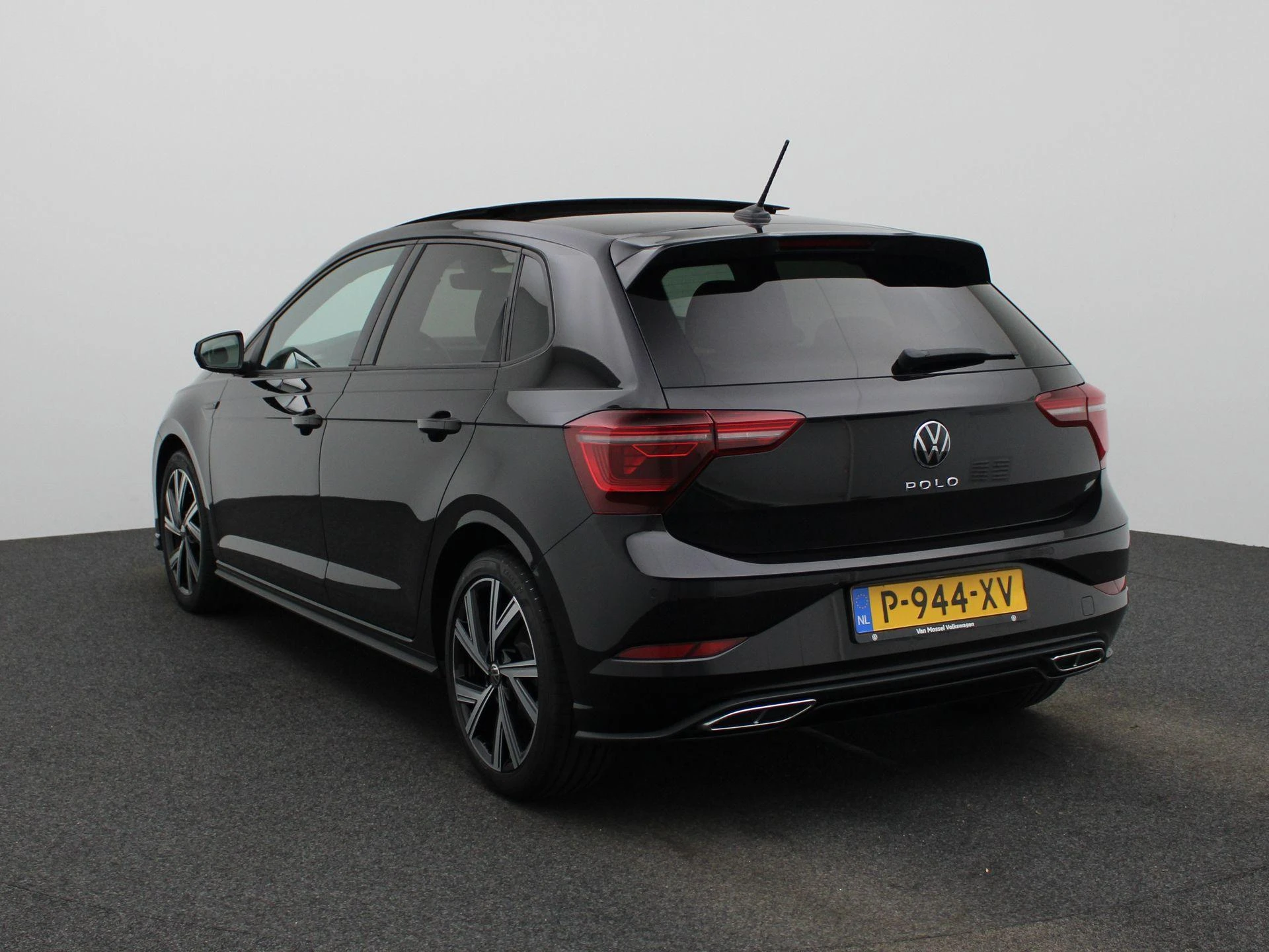 Volkswagen-Polo-image-1