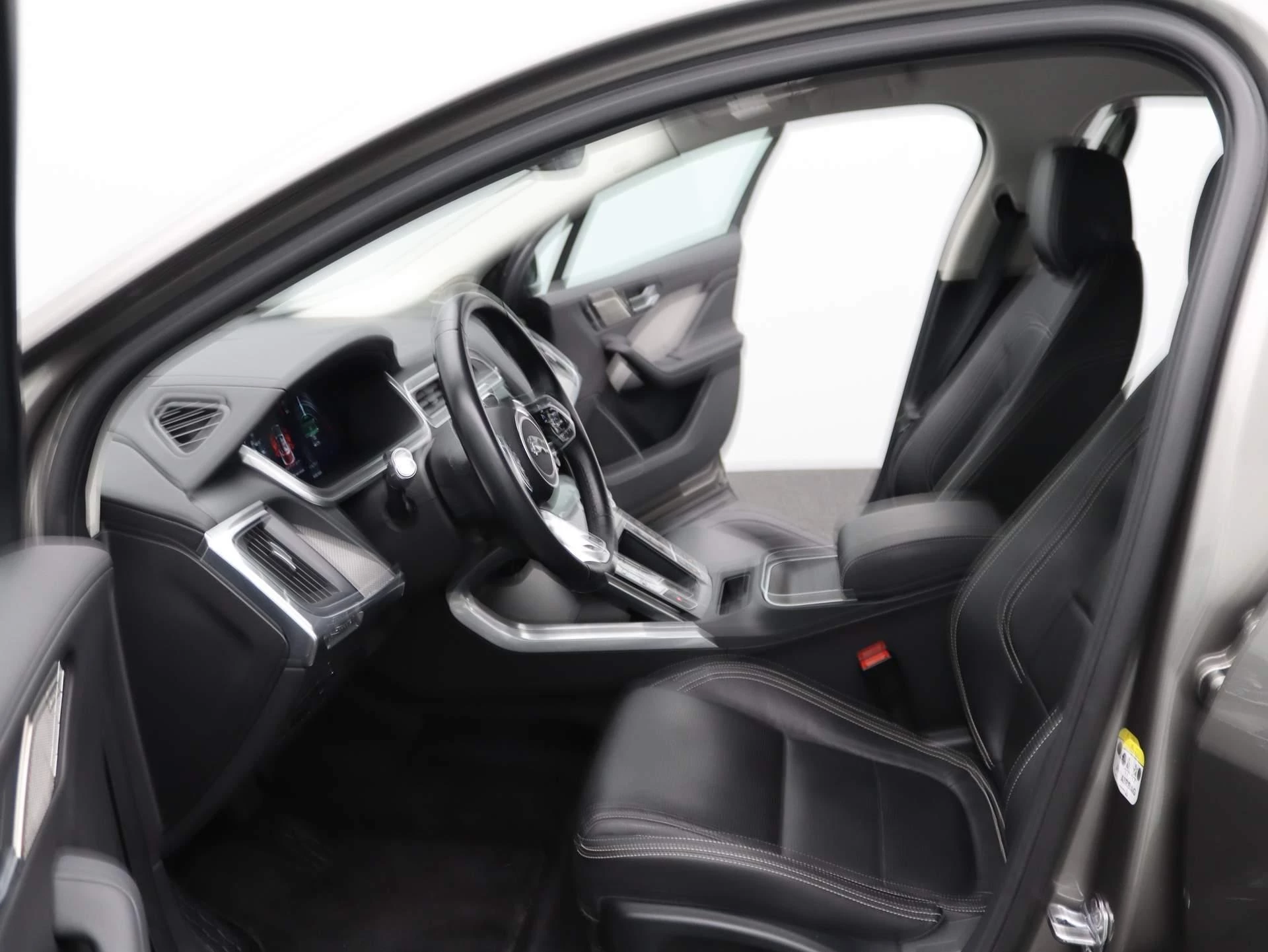 Jaguar-I-PACE-image-12