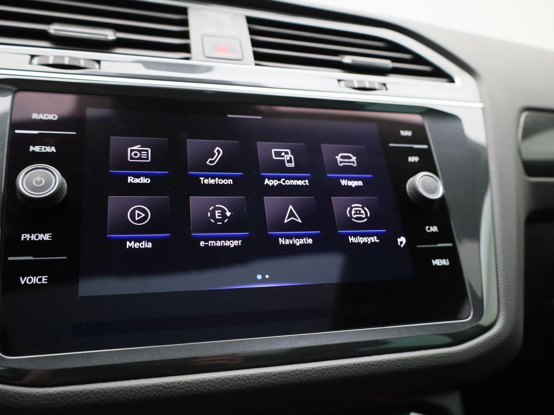 Volkswagen-Tiguan-image-26