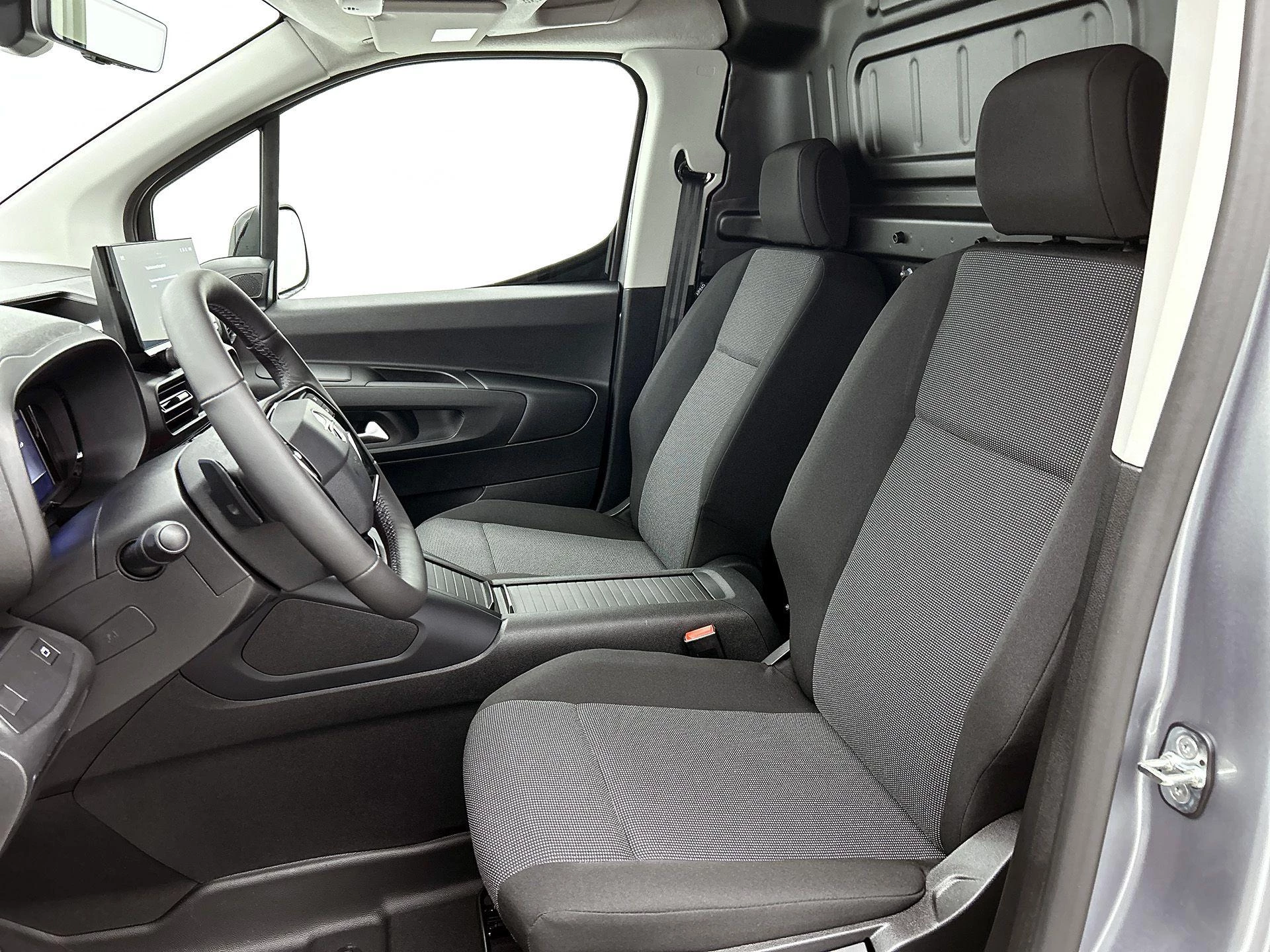 Opel-Combo-e-image-41