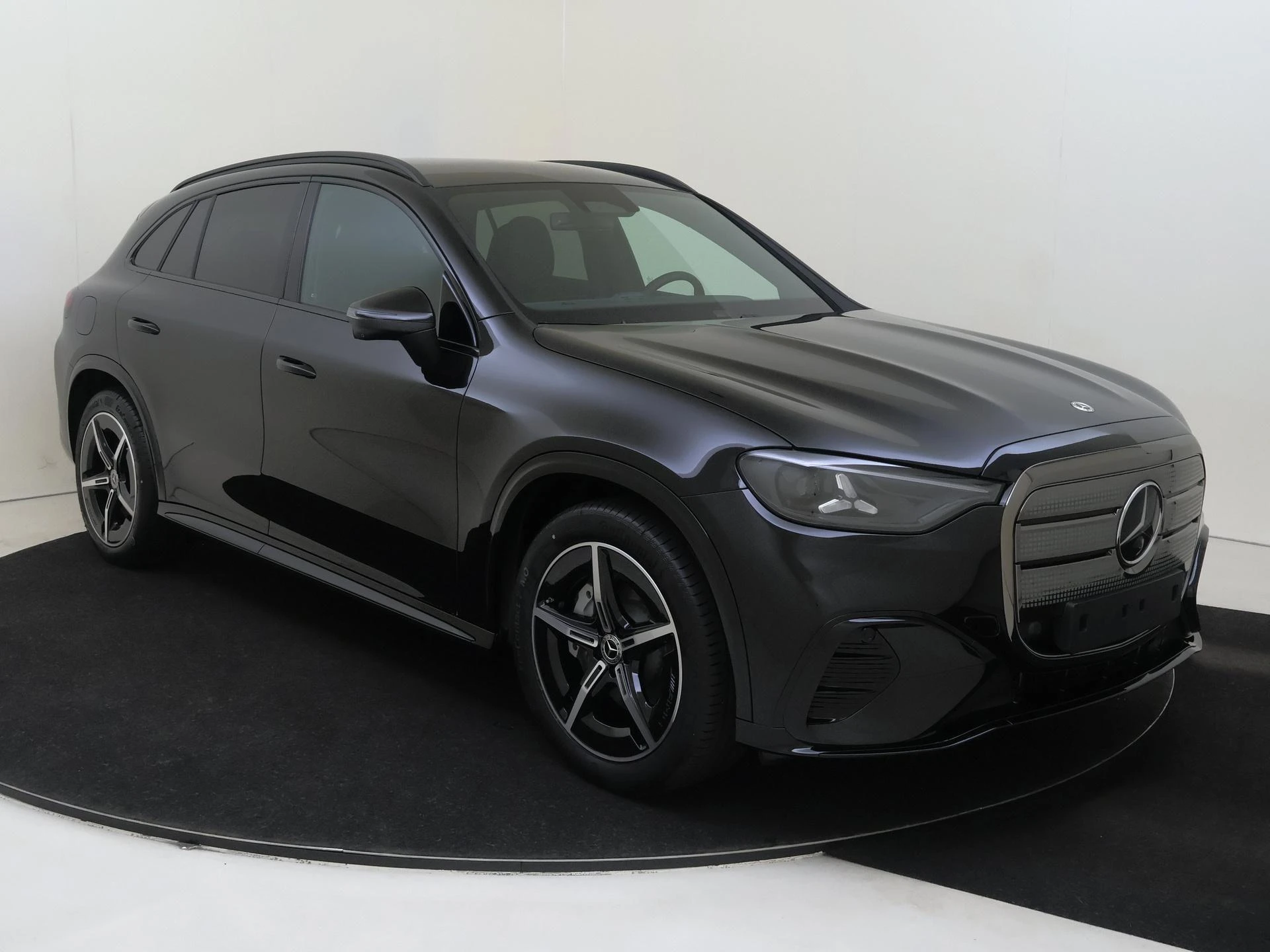 Mercedes-Benz-GLC-image-1