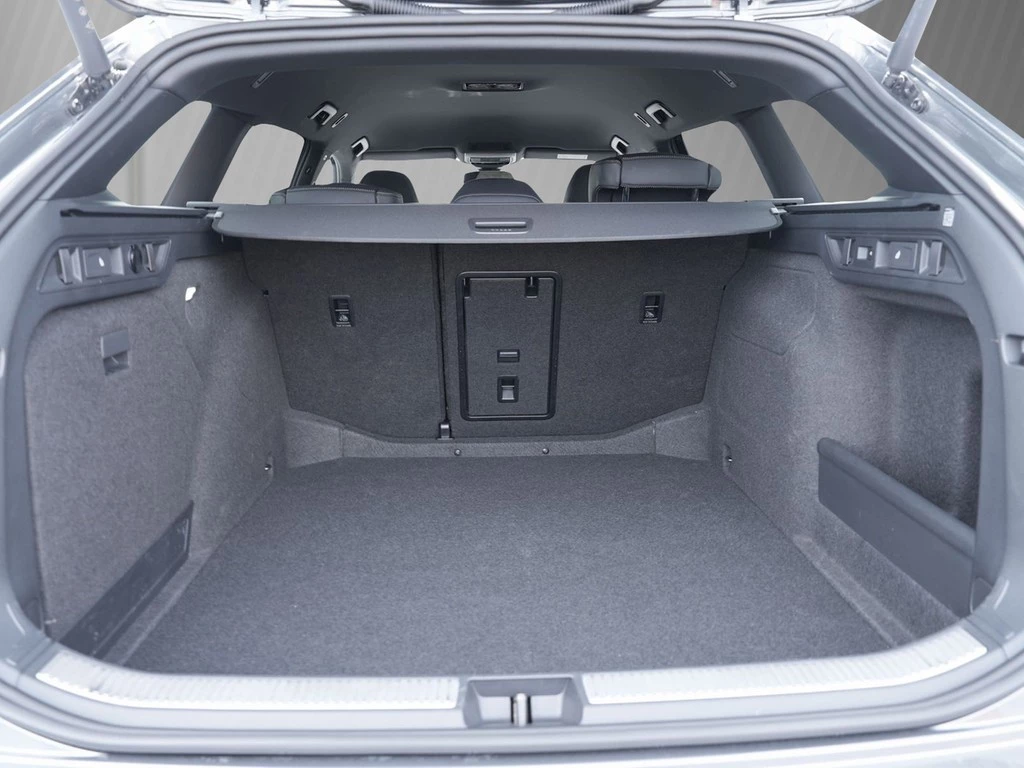 Škoda Superb Combi 2.0 TDI DSG Sportline AHK/Navi/RFK
