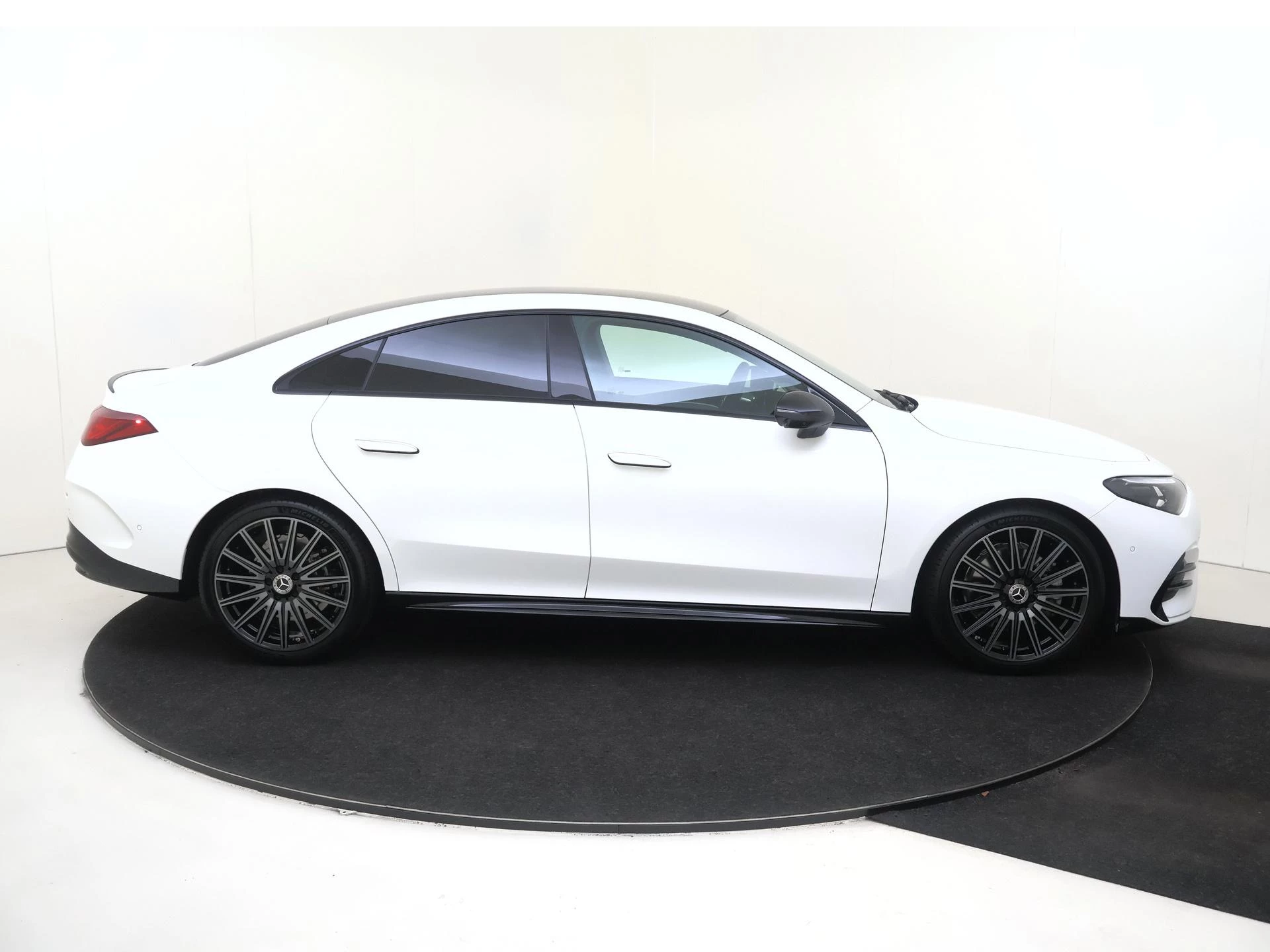 Mercedes-Benz CLA 200 AMG Line Plus