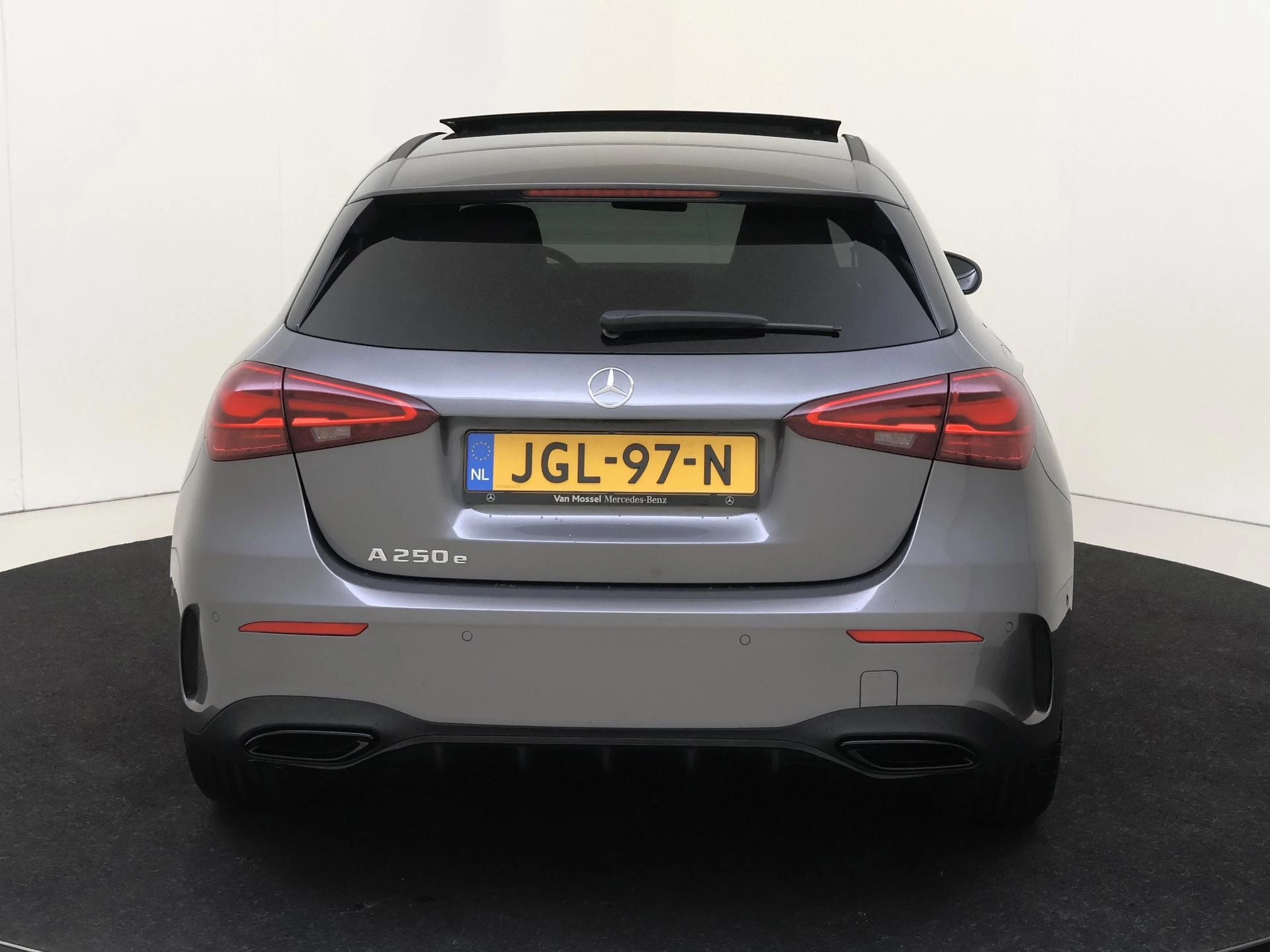 Mercedes-Benz-A-Klasse-image-6