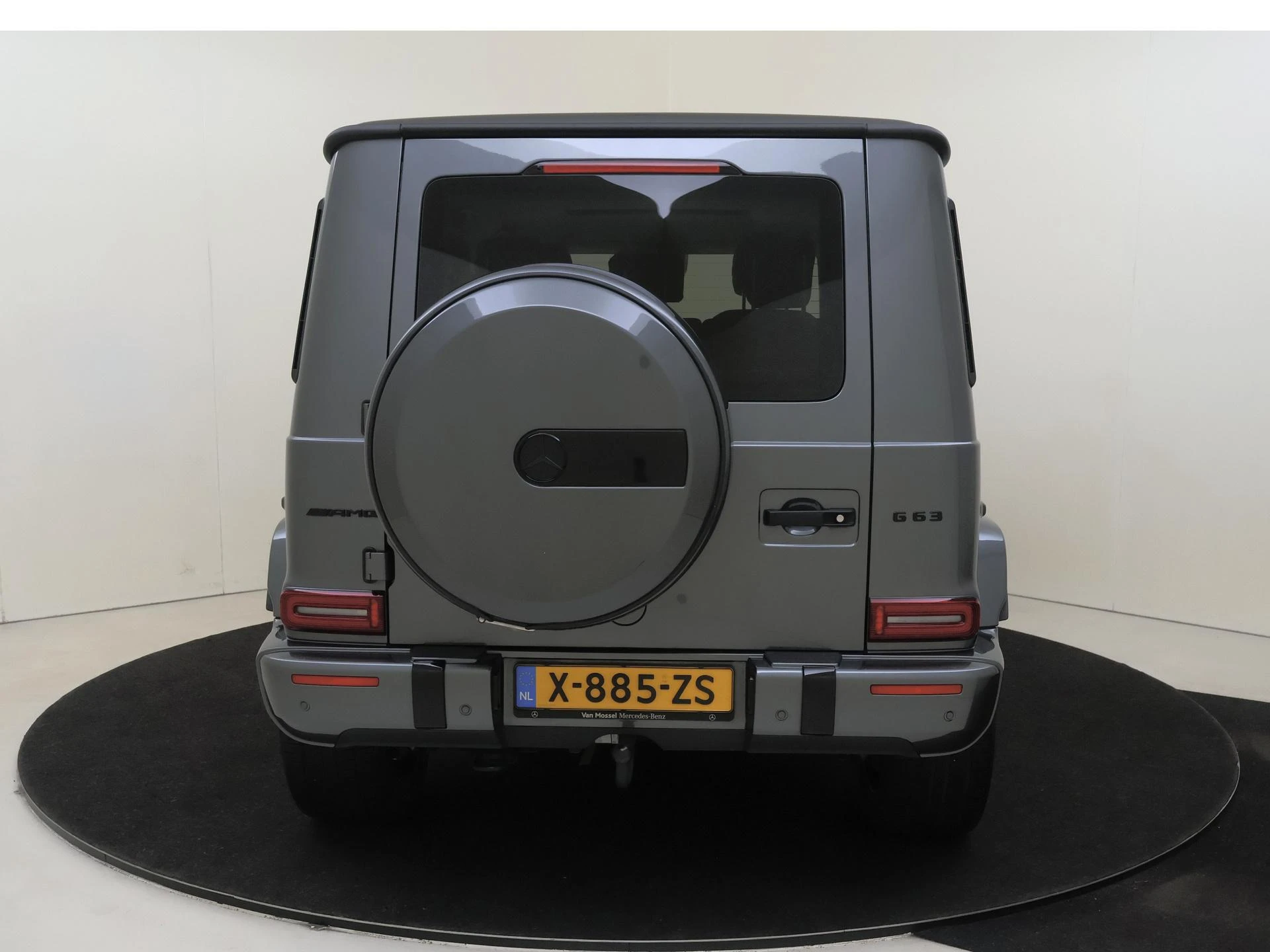 Mercedes-Benz-G-Klasse-image-8