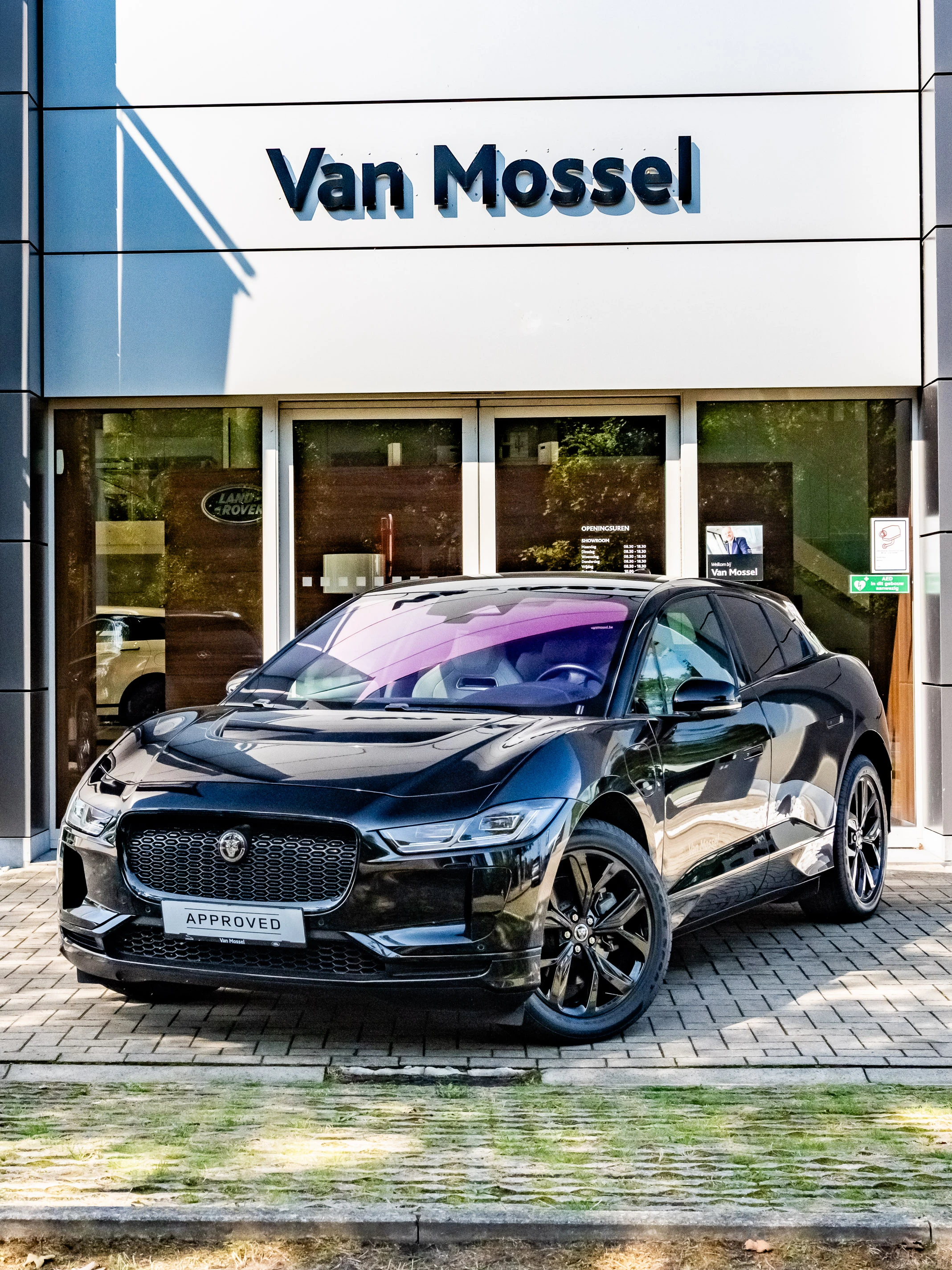 Jaguar-I-PACE-image-29