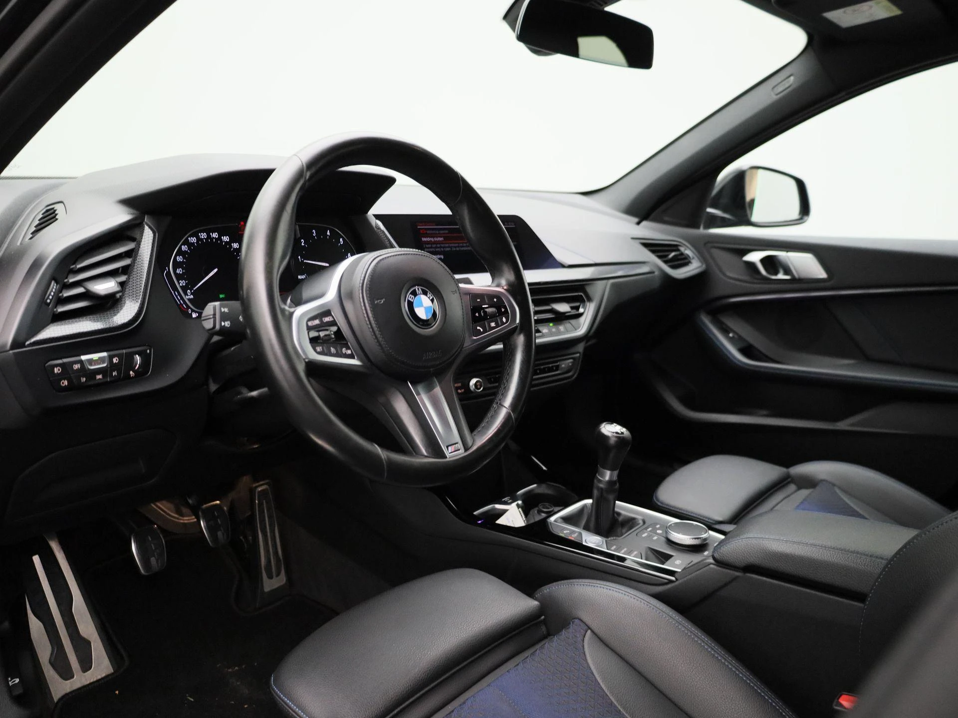 BMW-1 Reeks-image-30