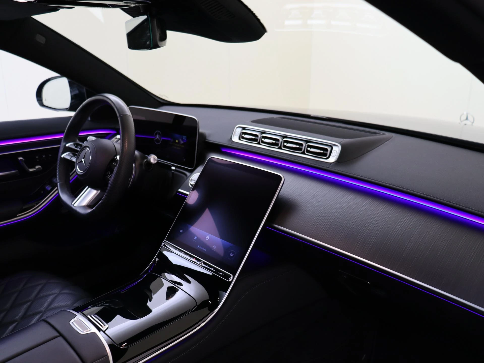 Mercedes-Benz-S-Klasse-image-4