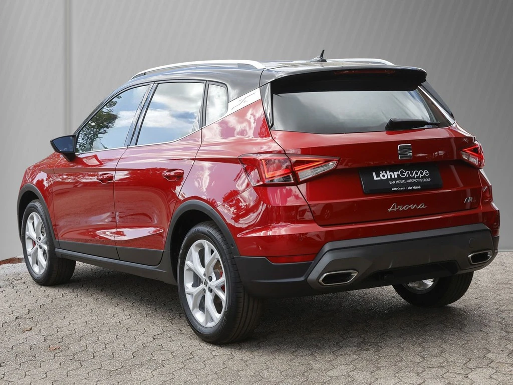 SEAT-Arona-image-3