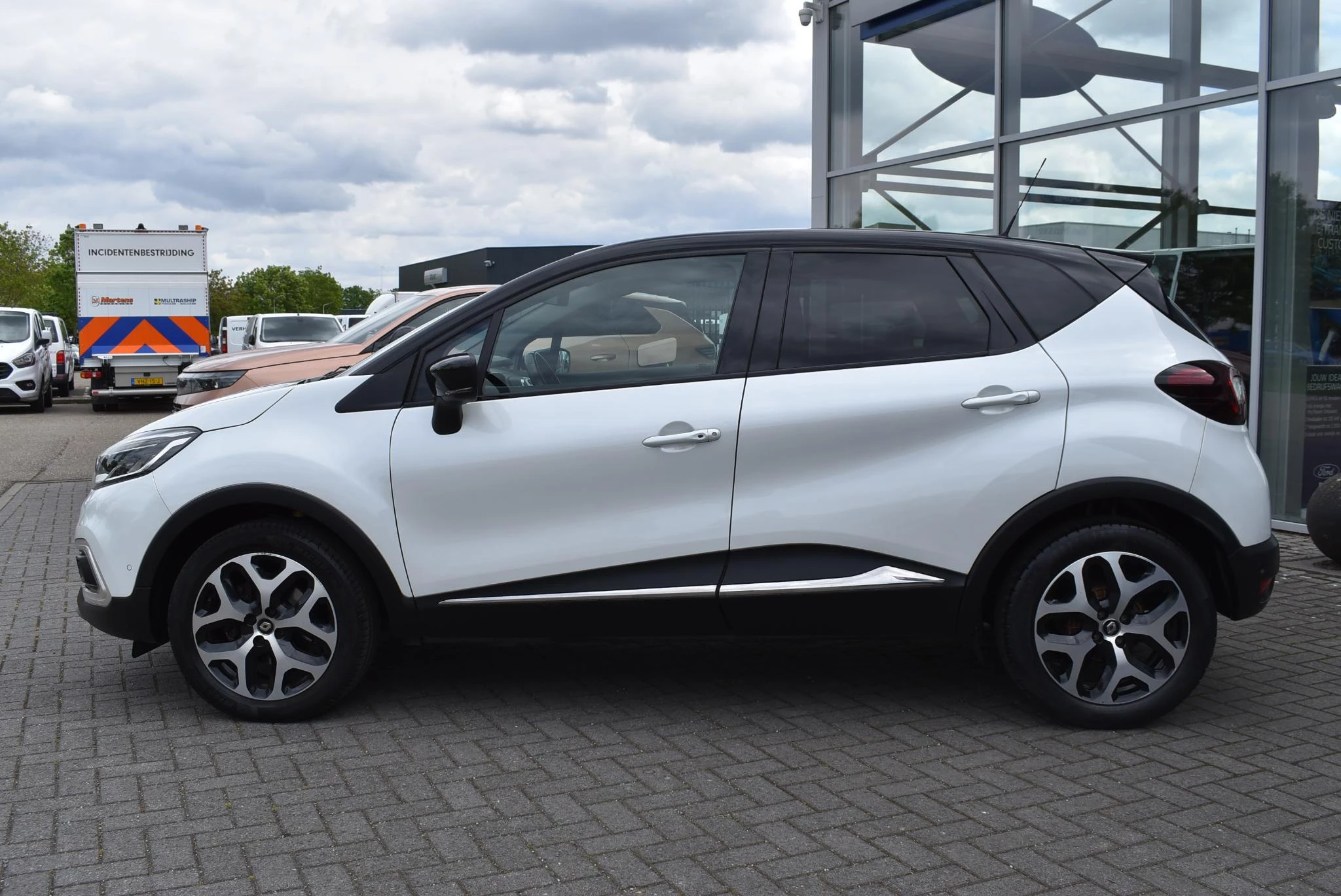 Renault-Captur-image-7