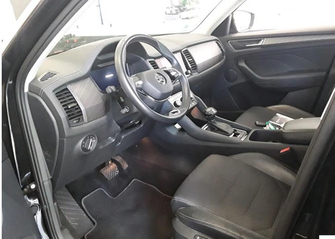 Škoda Kodiaq 1.5 TSI DSG Style 7Sitzer, AHK, RFK, Navi., ACC, Matrix-LED,