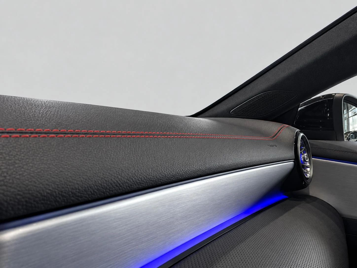 Mercedes-Benz-CLA-image-17