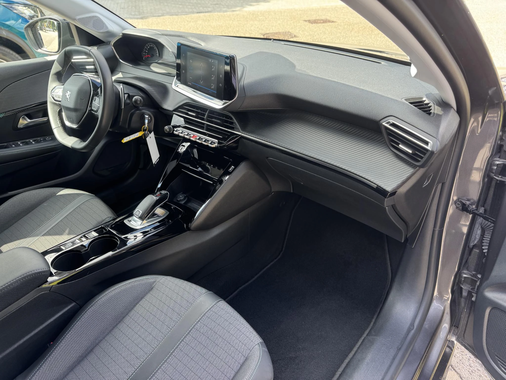 Peugeot-208-image-15