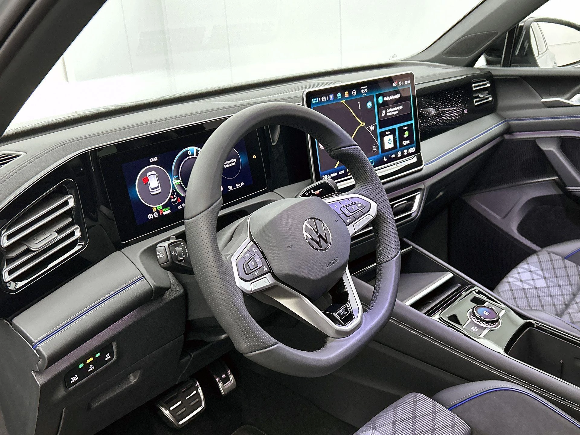 Volkswagen-Tiguan-image-29