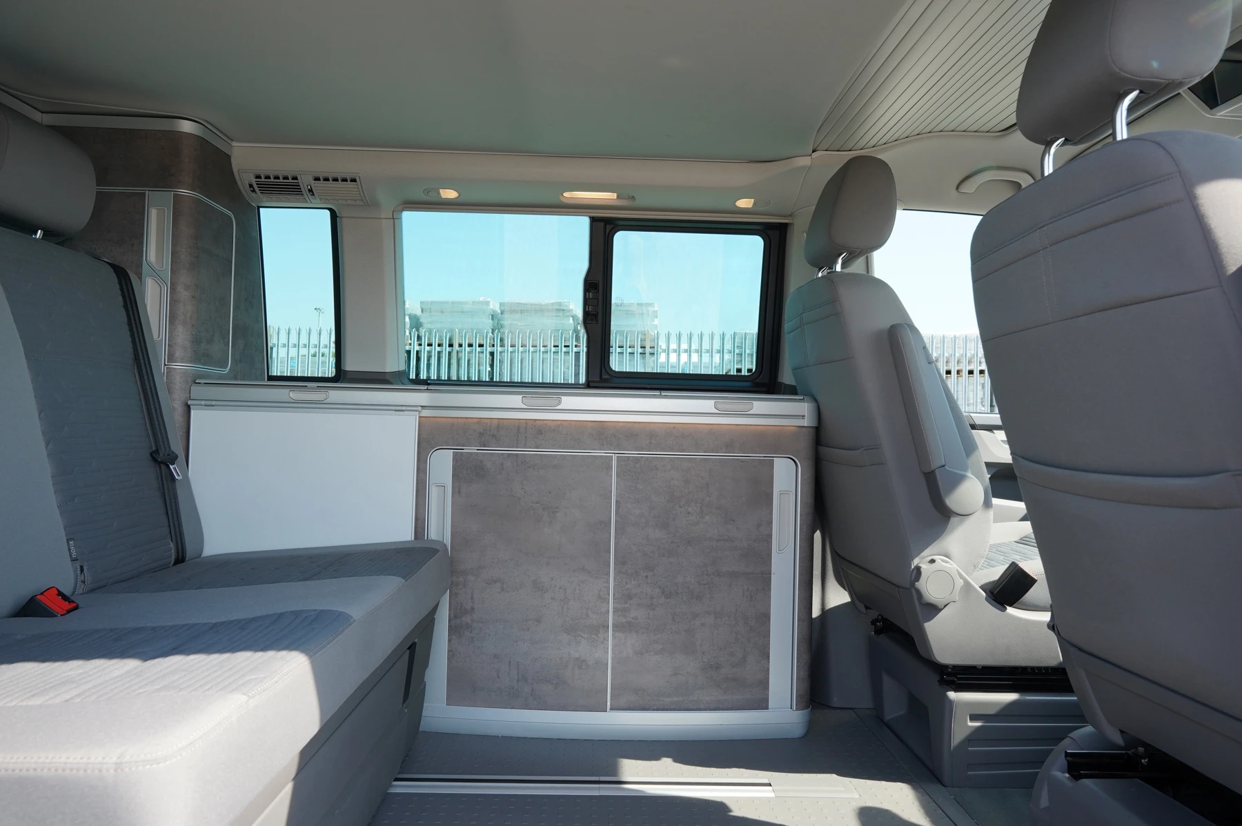 Volkswagen-California-image-9