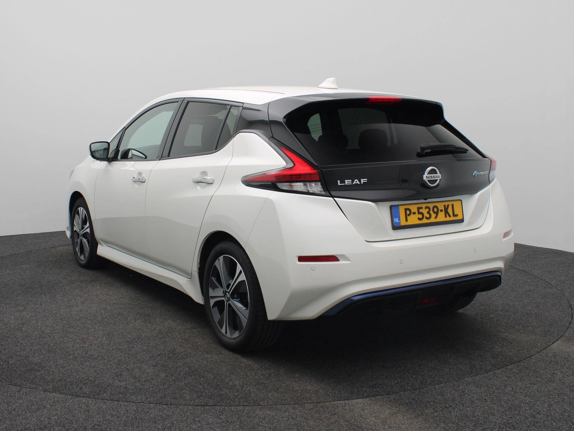 Nissan-Leaf-image-1