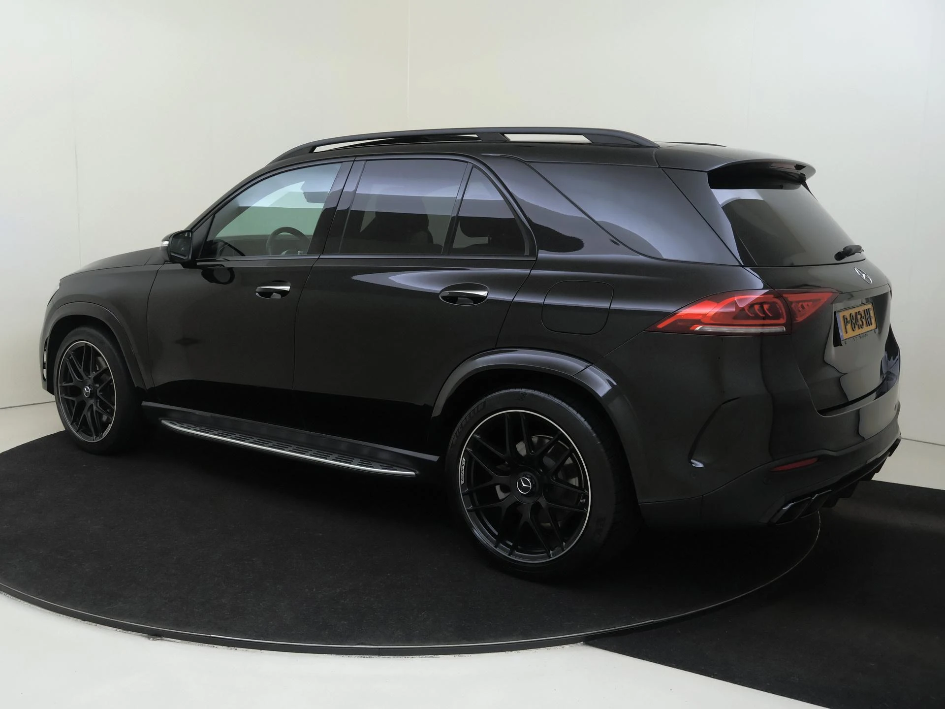 Mercedes-Benz-GLE-image-5