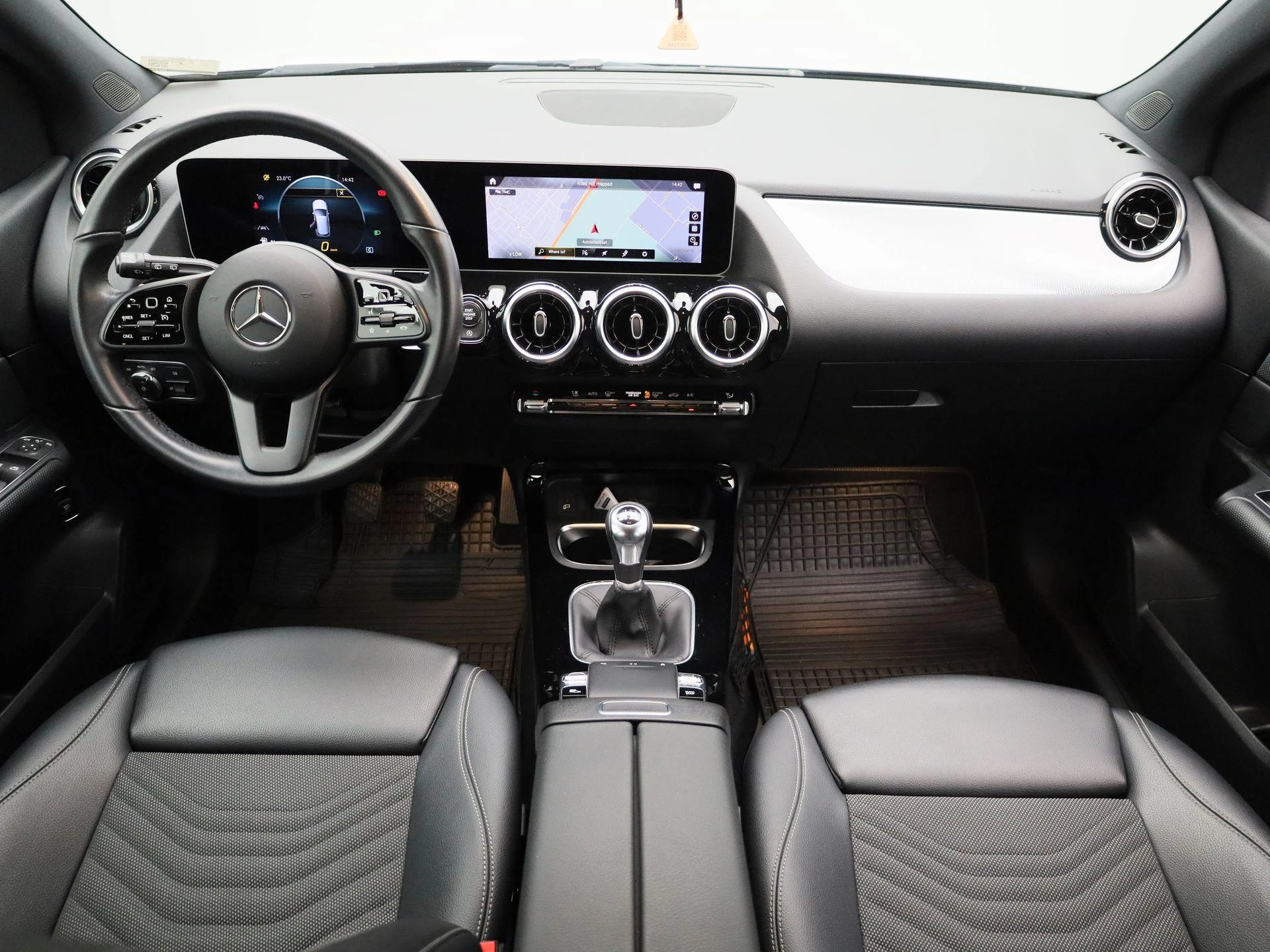 Mercedes-Benz-B-Klasse-image-7
