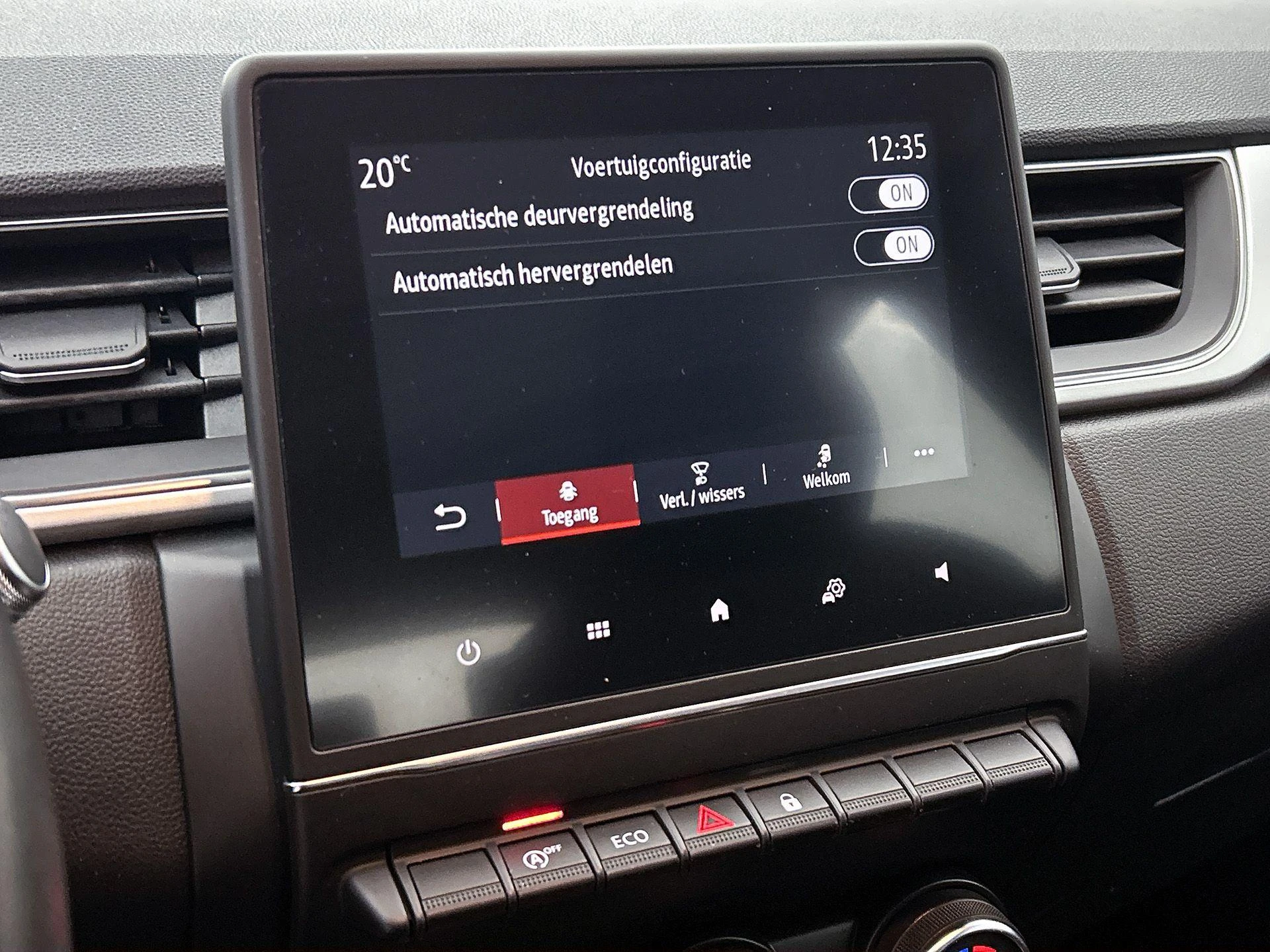 Renault-Captur-image-12