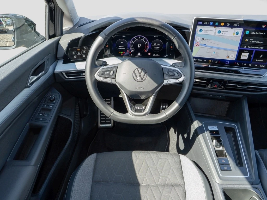 Volkswagen-Golf-image-15