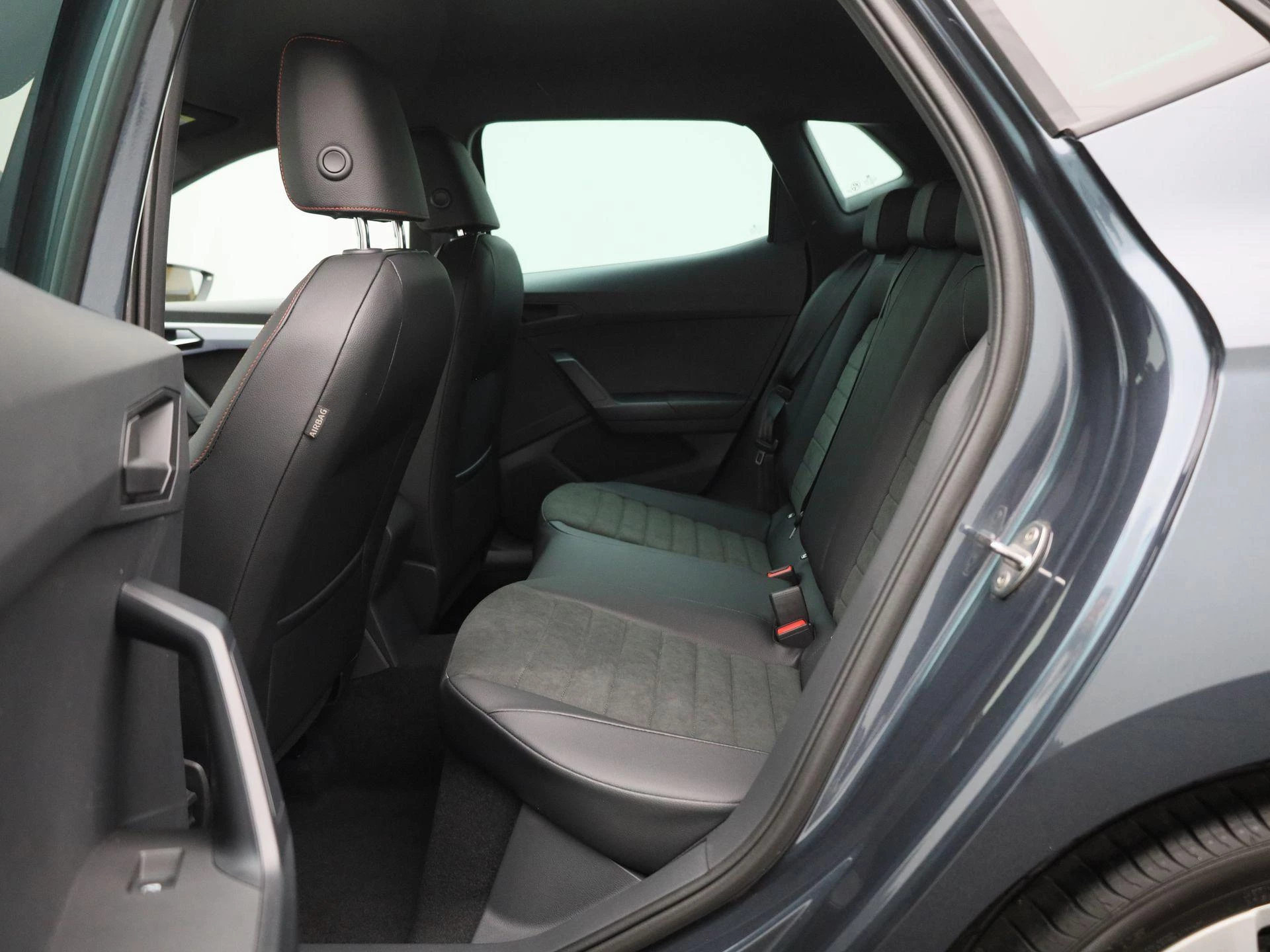 SEAT Ibiza 1.0 EcoTSI FR Business Connect 95 PK