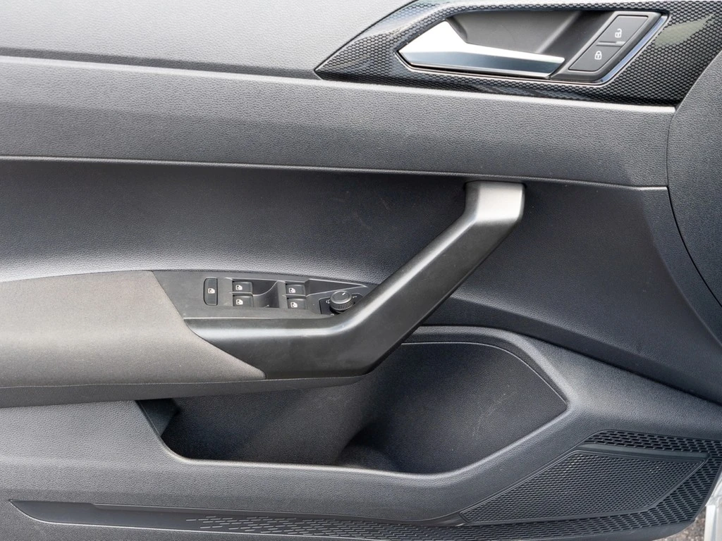 Volkswagen-Polo-image-15