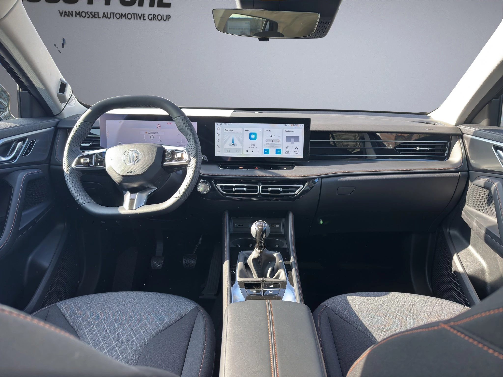 MG HS Comfort 1.5 T-GDI LED RFK LMF PDC Navi Klima