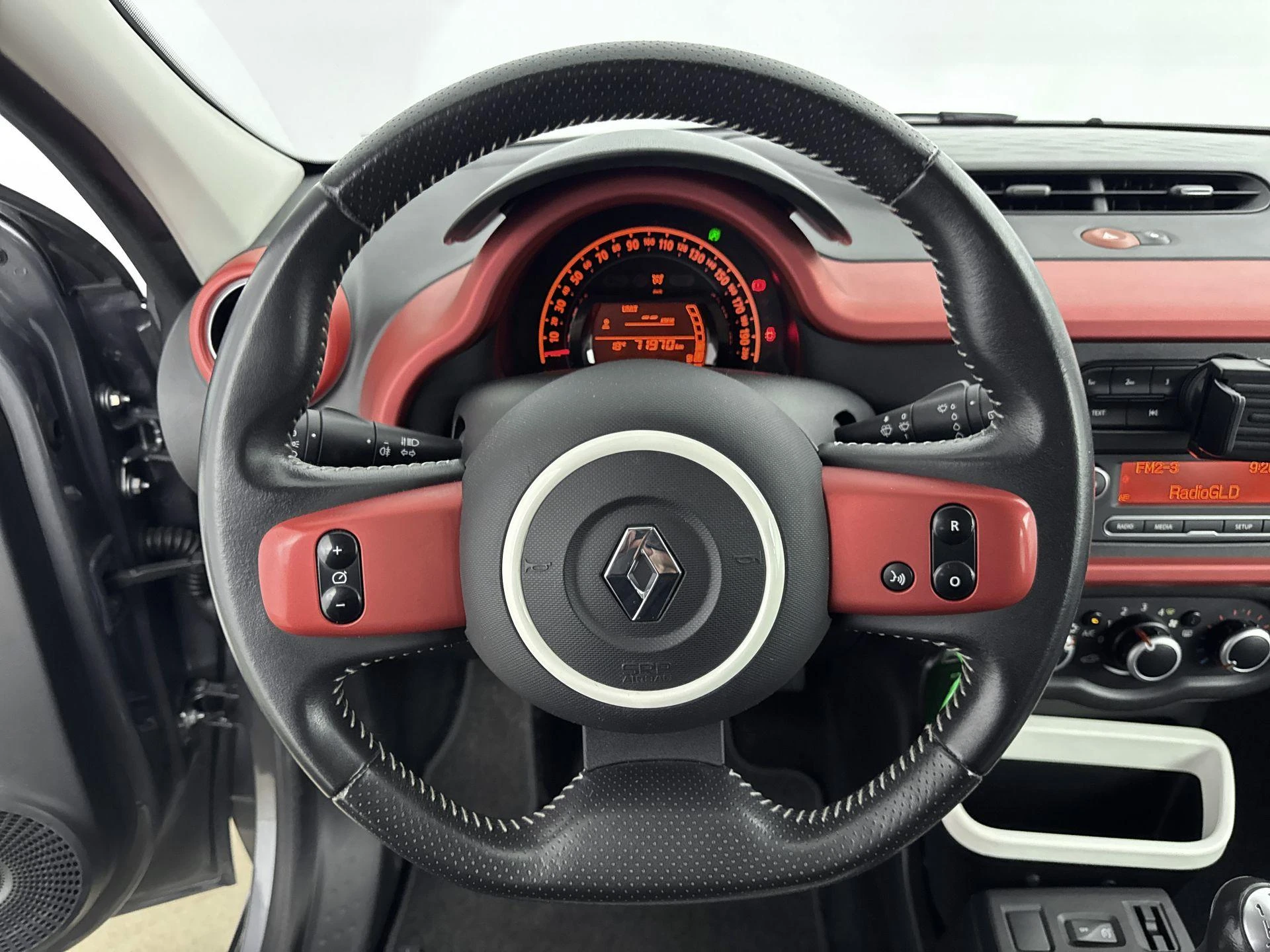 Renault-Twingo-image-13
