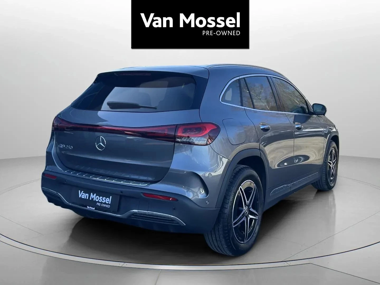 Mercedes-Benz-EQA-image-5