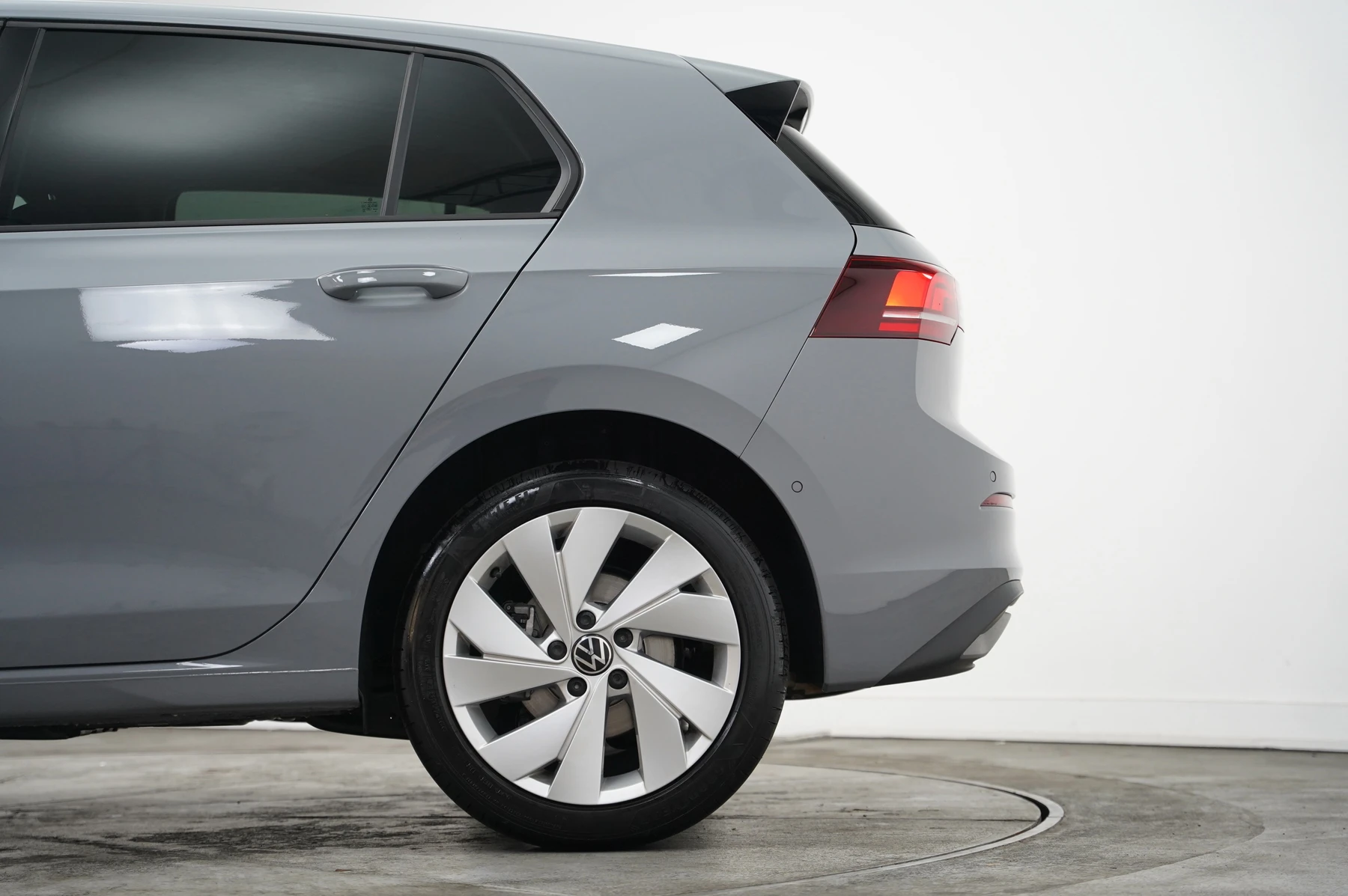 Volkswagen-Golf-image-31
