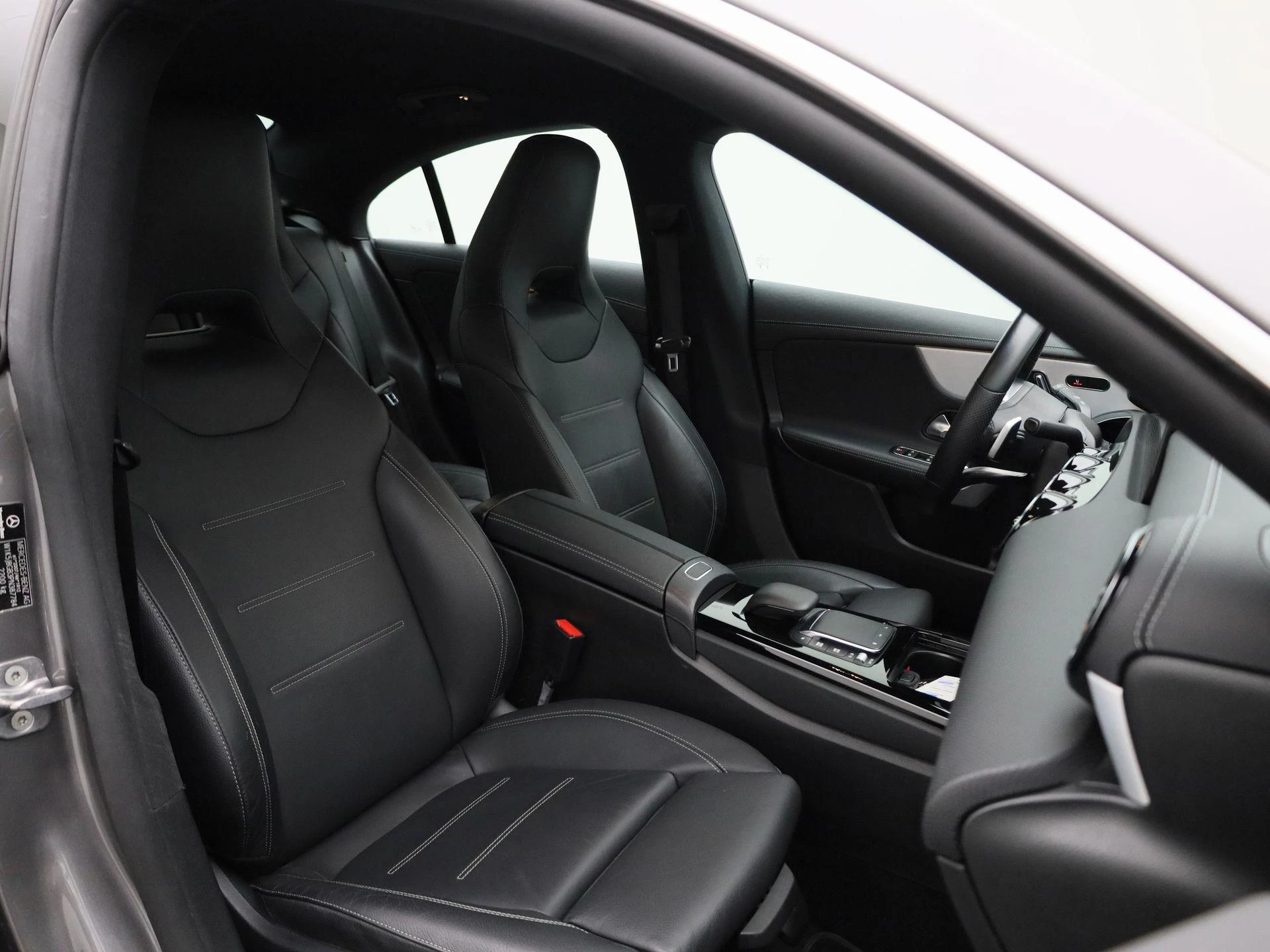 Mercedes-Benz-CLA-image-27