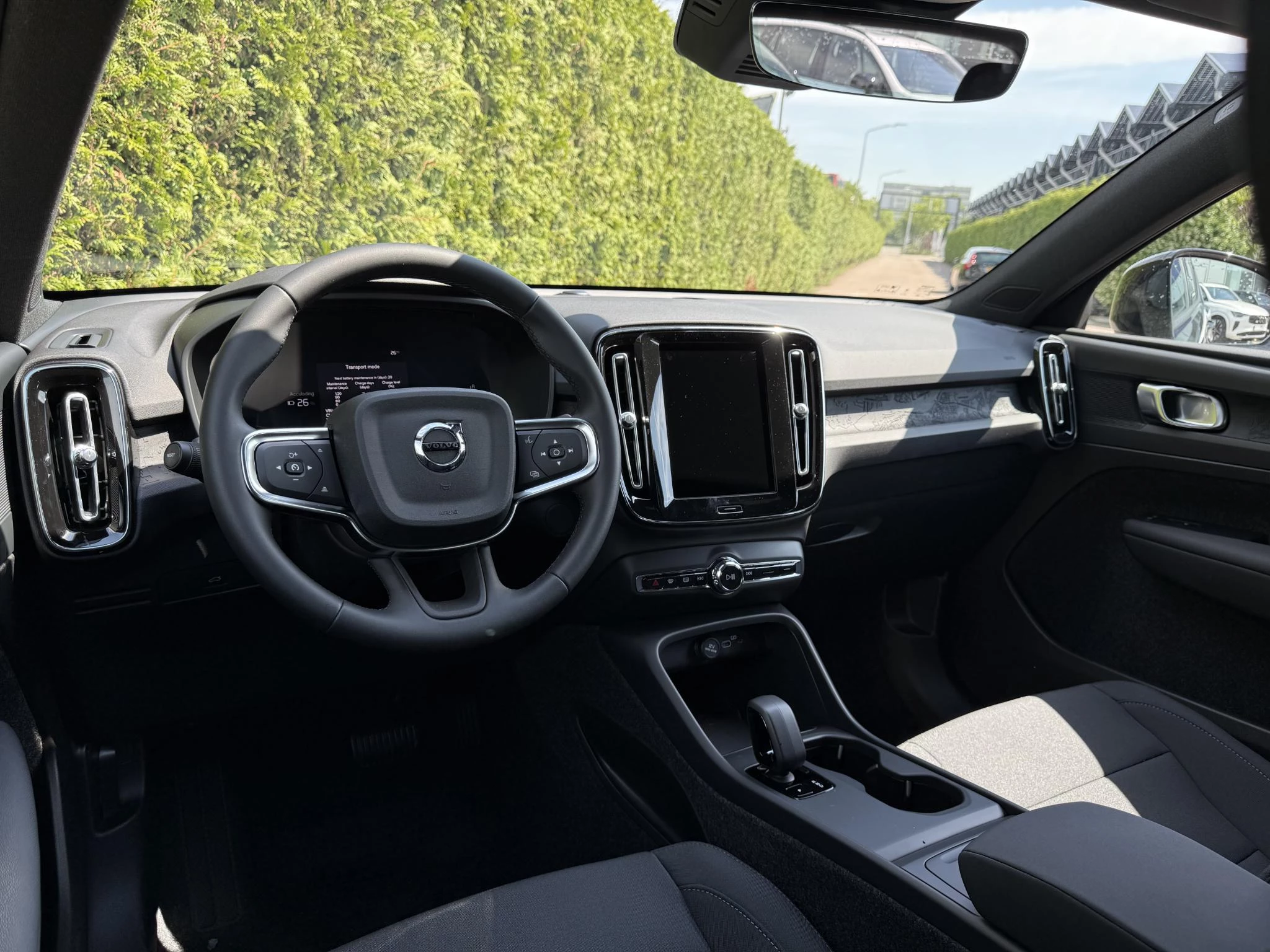 Volvo-EX40-image-2