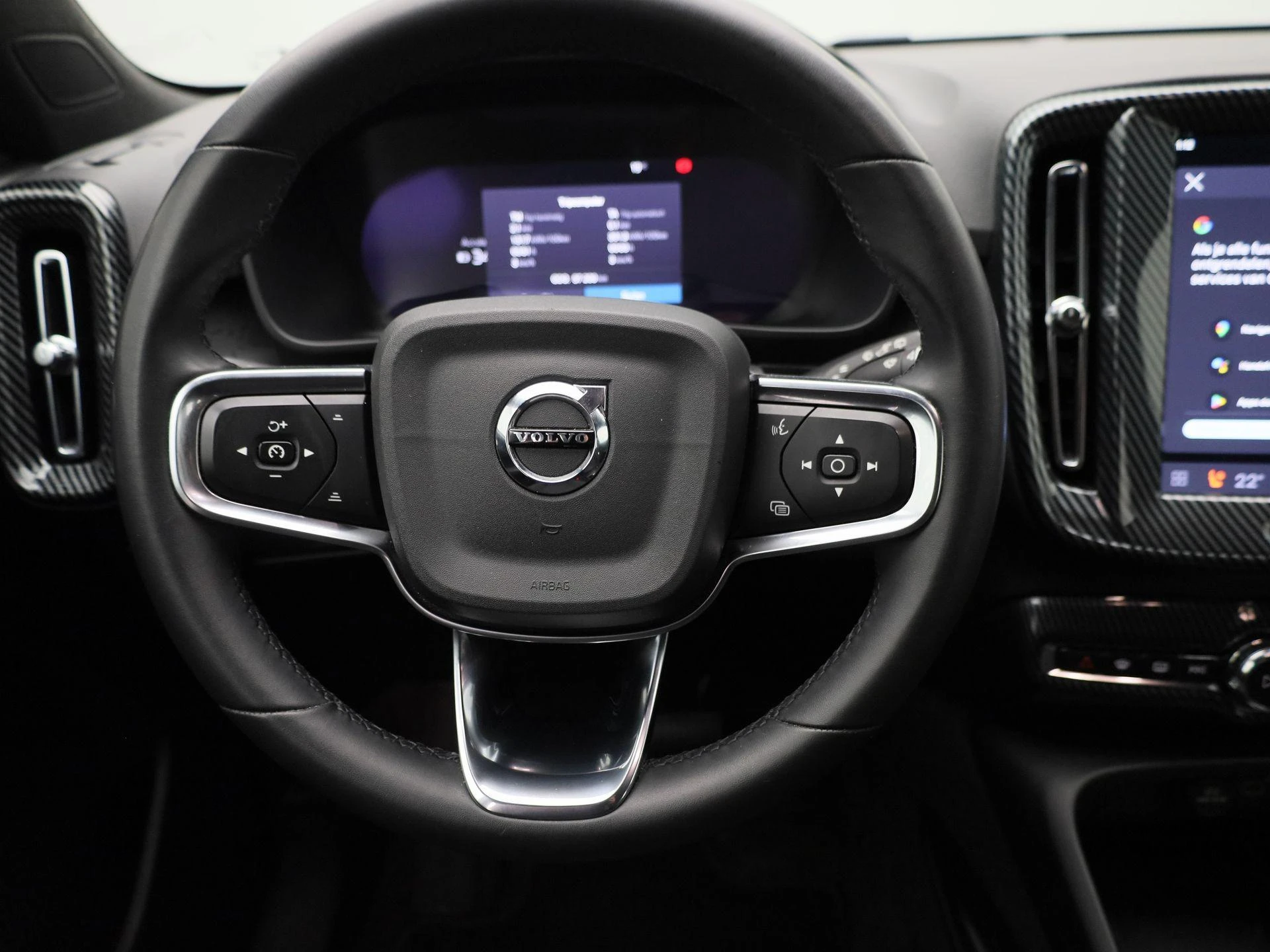 Volvo-XC40-image-2