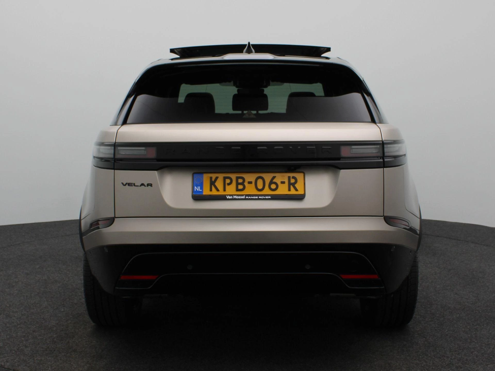 Land Rover Range Rover Velar 2.0 P400e AWD Belgravia Edition Satin PHEV