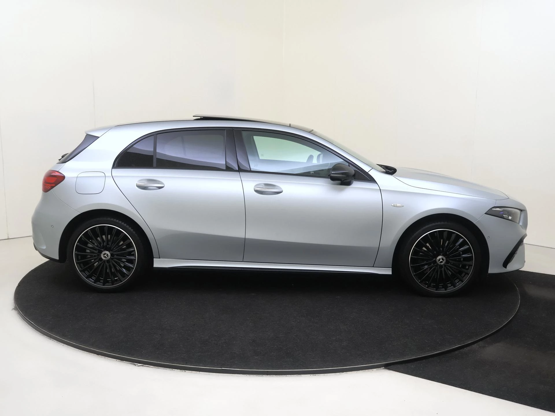 Mercedes-Benz-A-Klasse-image-8