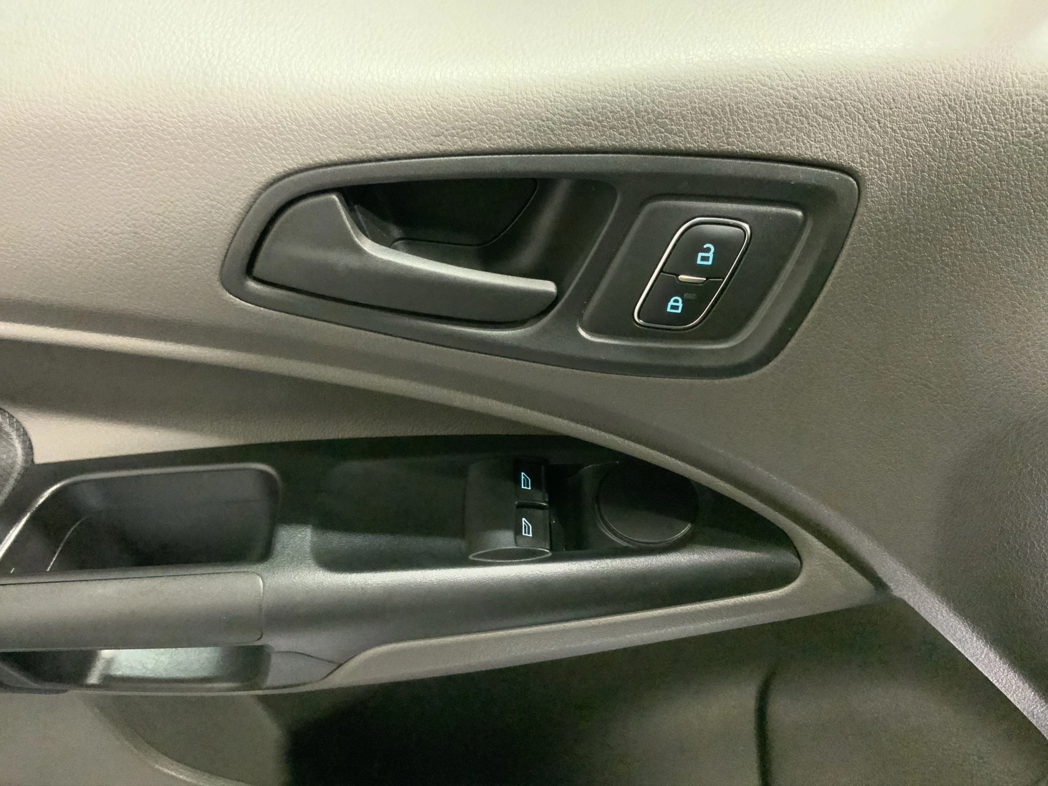 Ford-Transit Connect-image-14