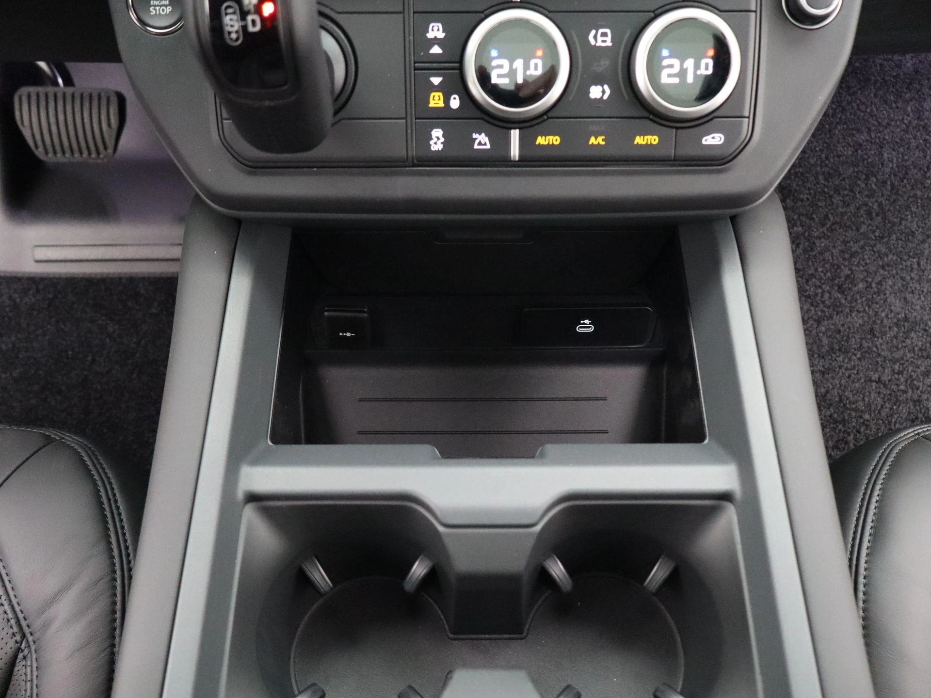 Land Rover-Defender-image-9