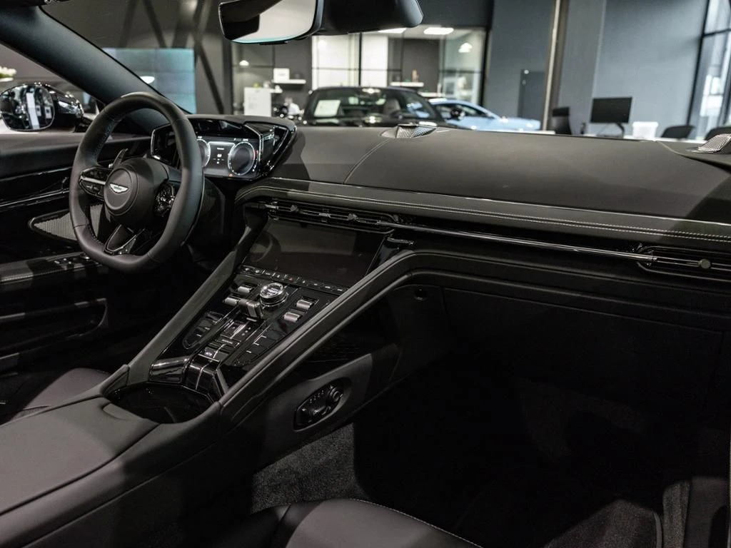 Aston Martin-DB12-image-25