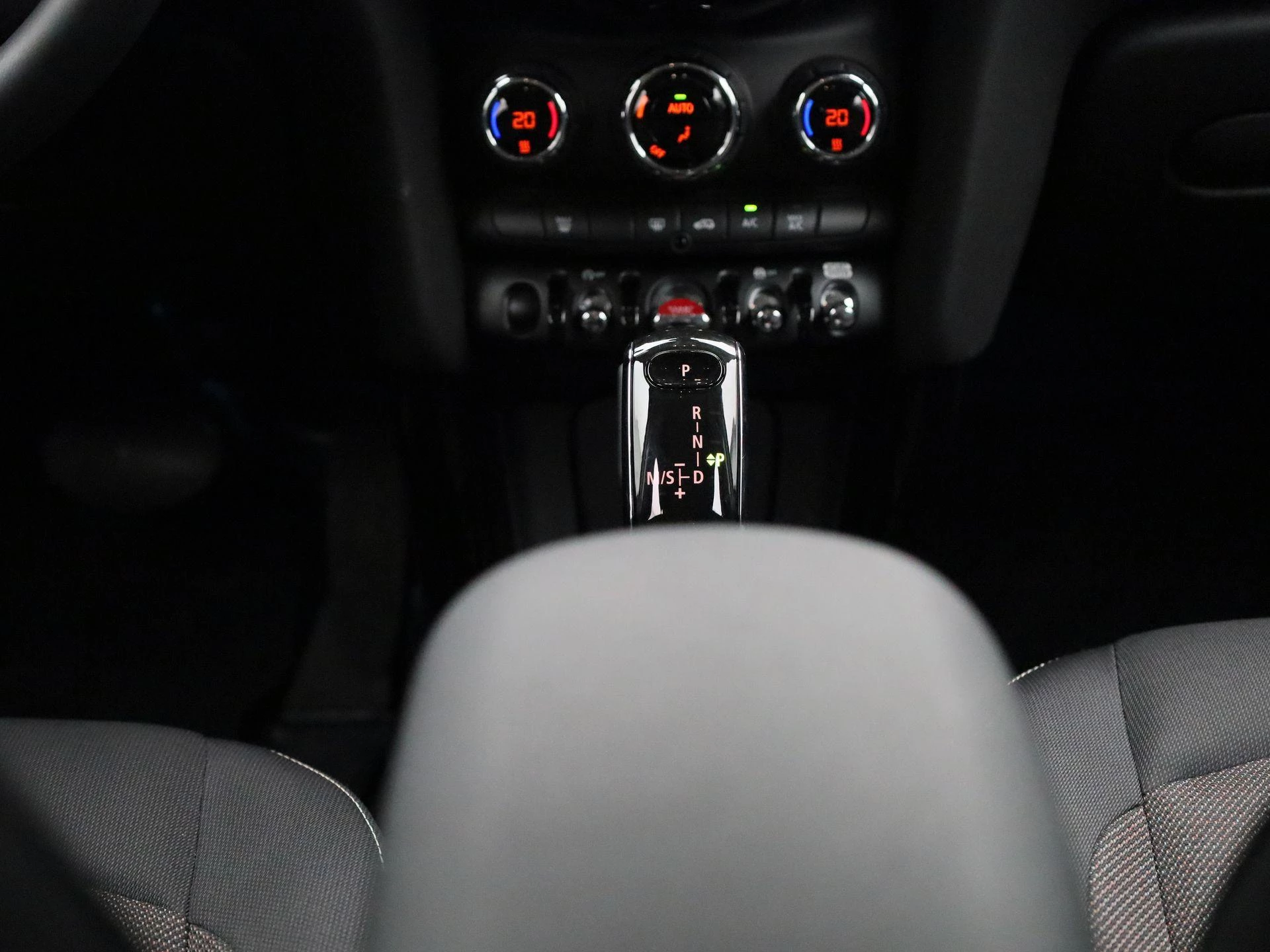 MINI Cooper Mini 5 door (100 kW)