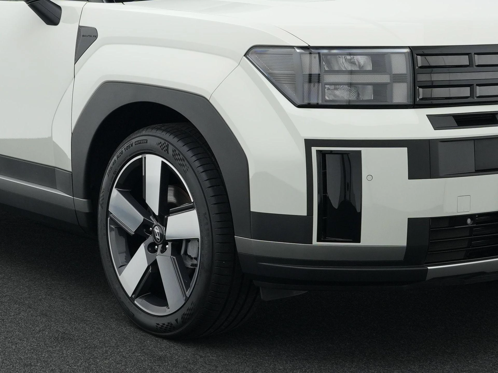 Hyundai-Santa Fe-image-11