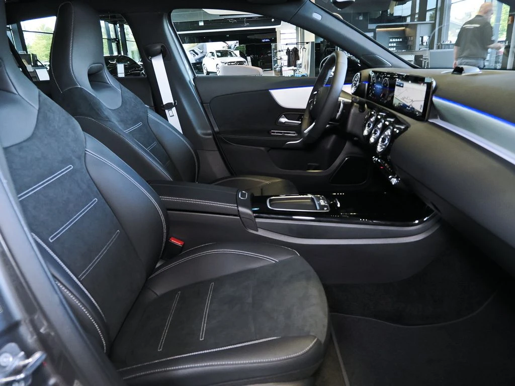 Mercedes-Benz-A-Klasse 200-image-10