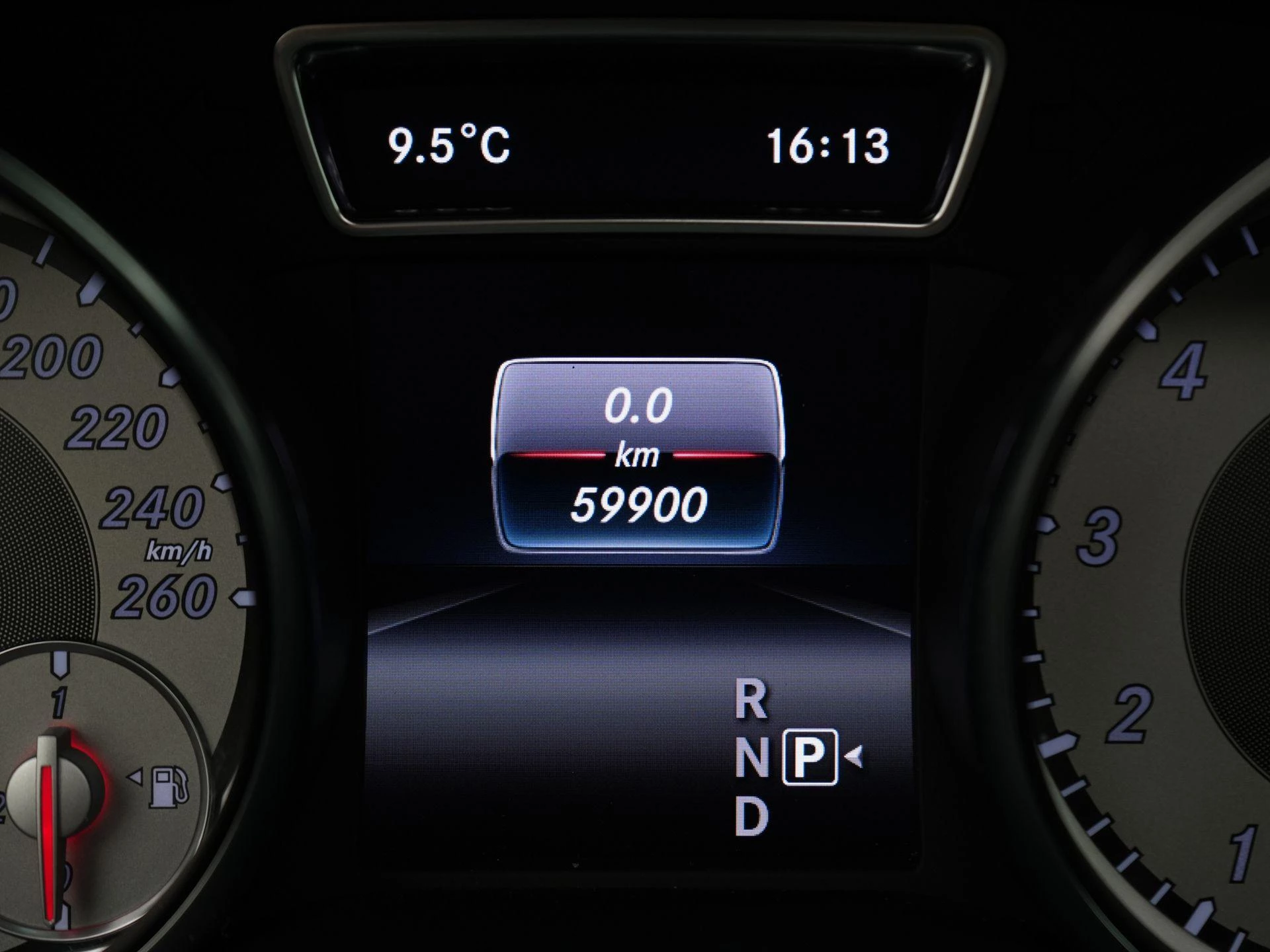 Mercedes-Benz-CLA-image-39