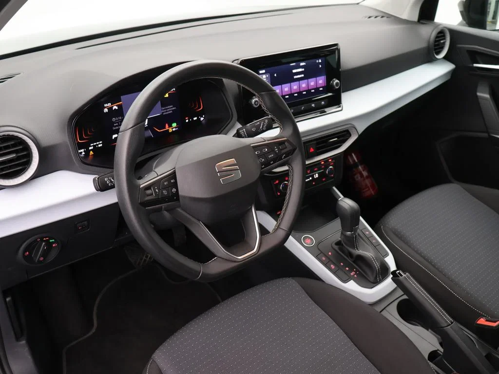 SEAT-Arona-image-15