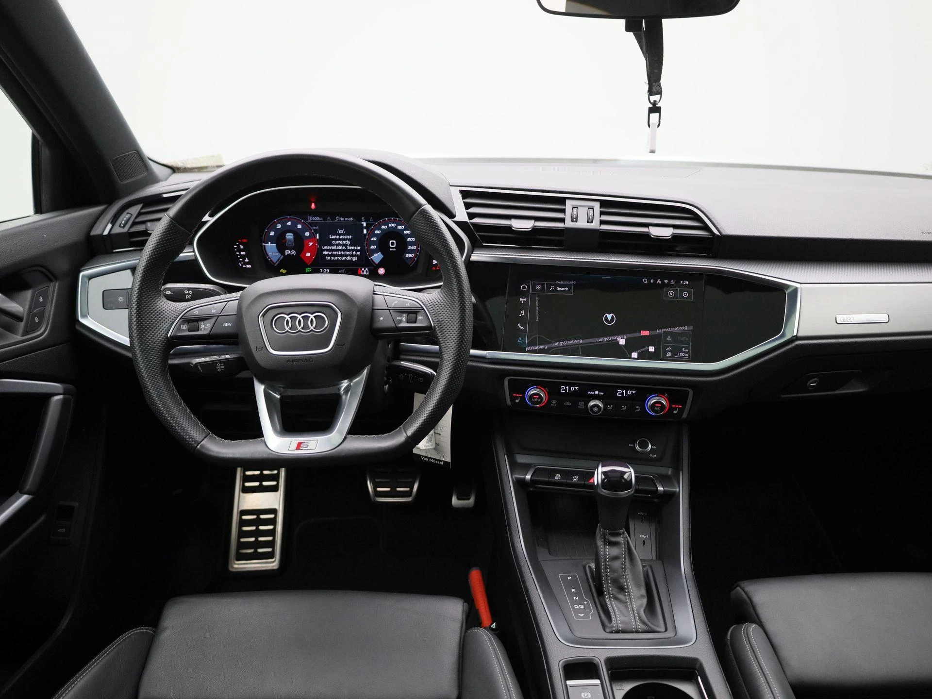 Audi-Q3-image-8